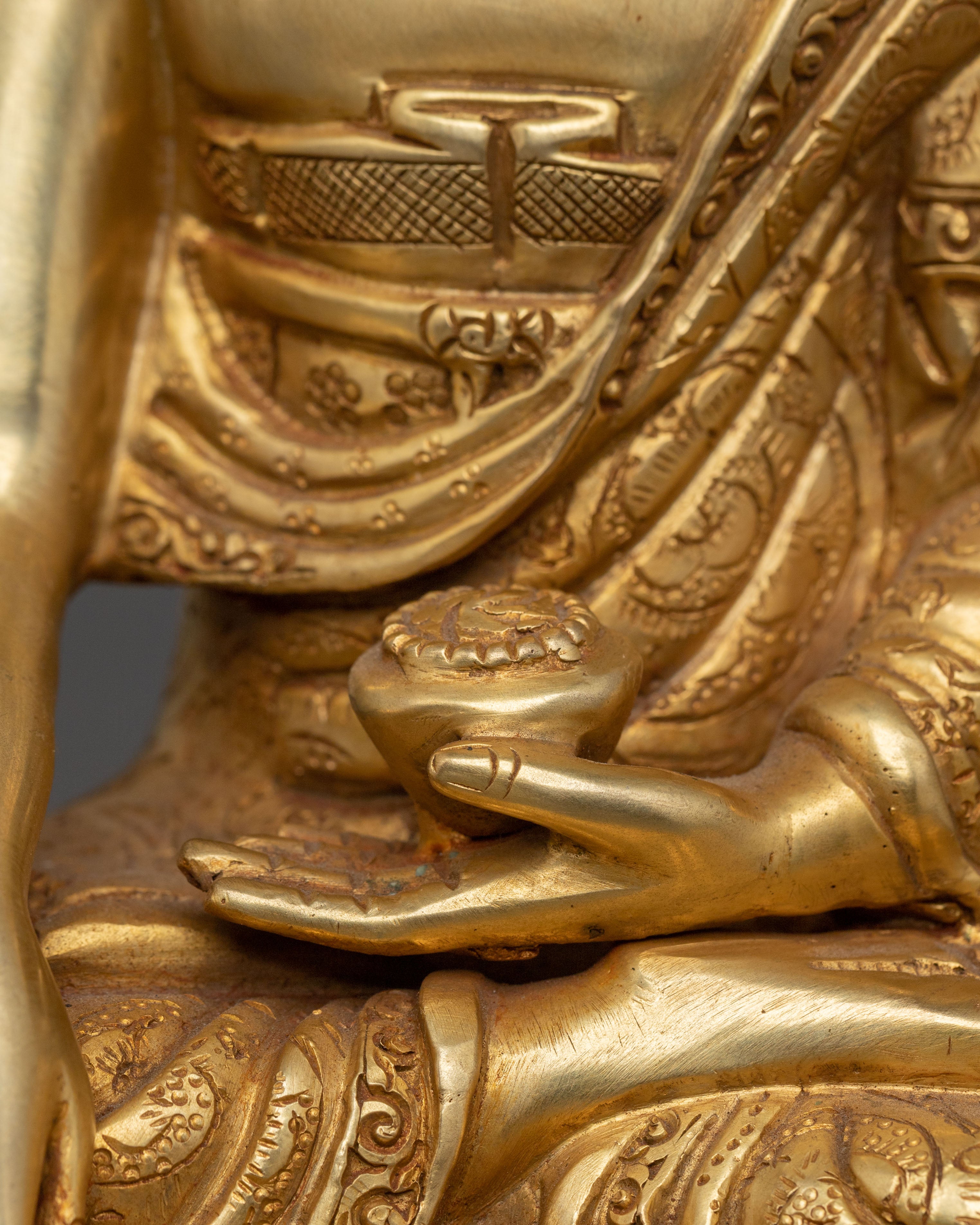 Shakyamuni Buddha Statue | Peaceful Meditation