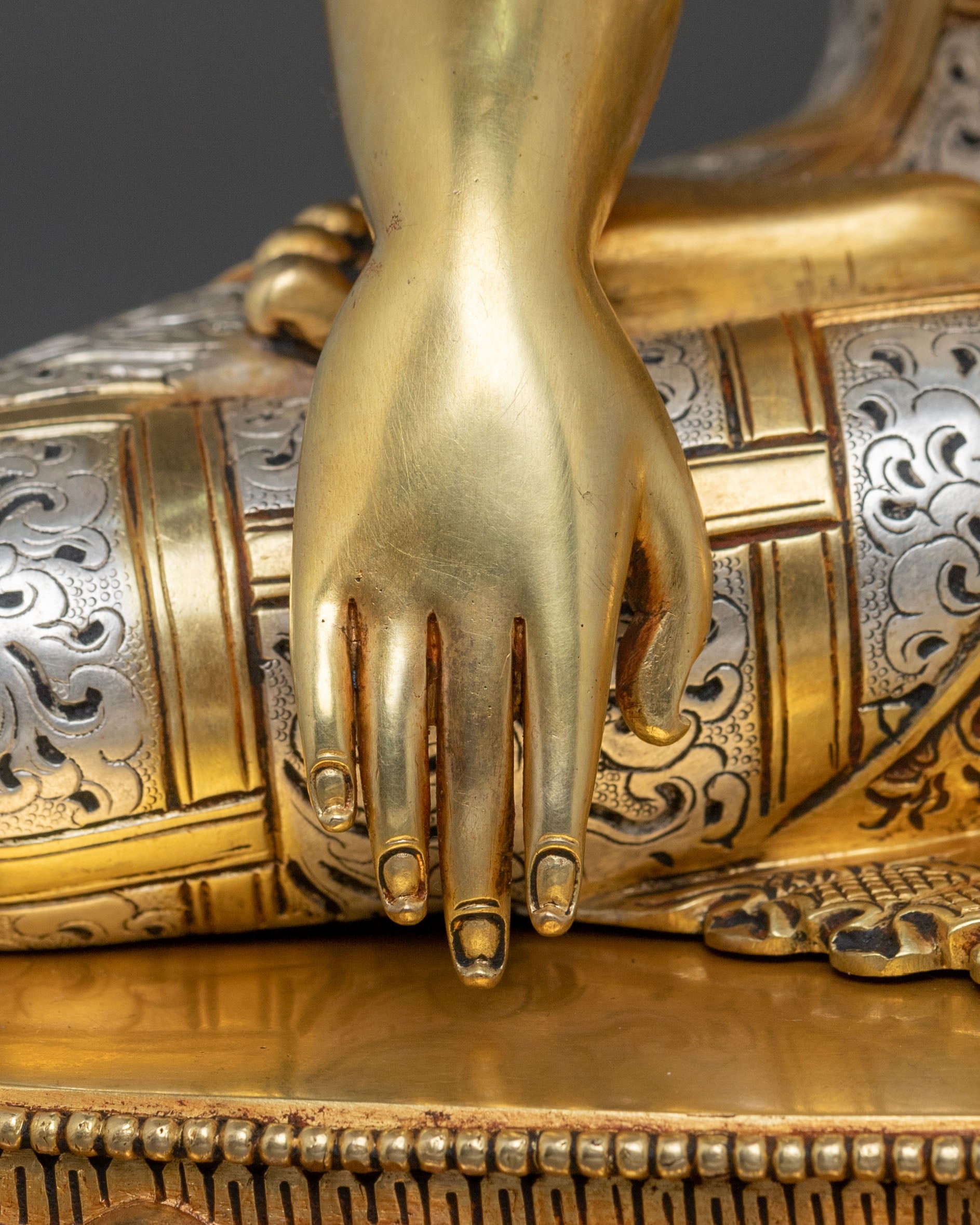 Tibetan Crown Shakyamuni Buddha Sculpture