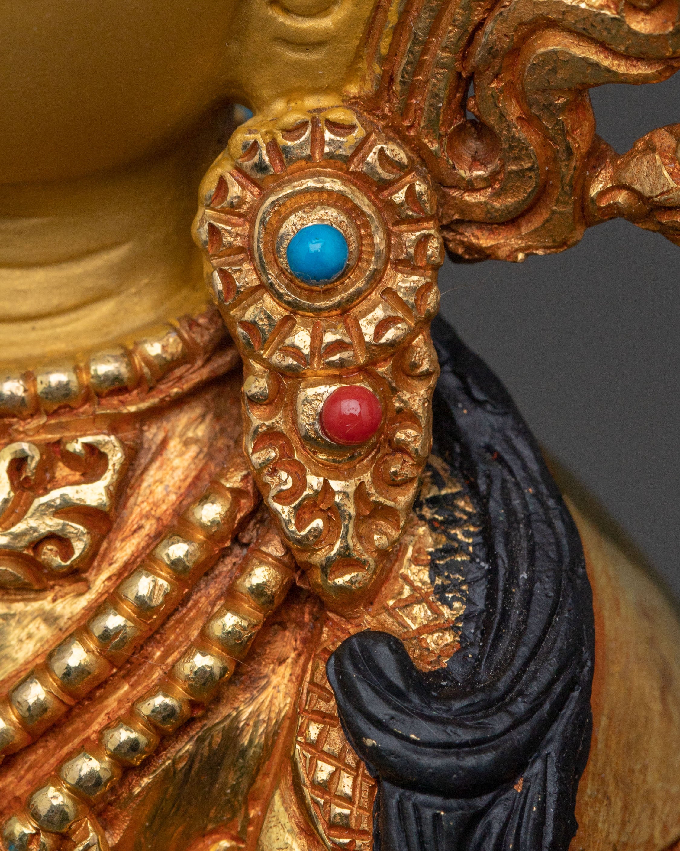 Chenrezig Gold Gilded Sacred Statue – Himalayan Artistry