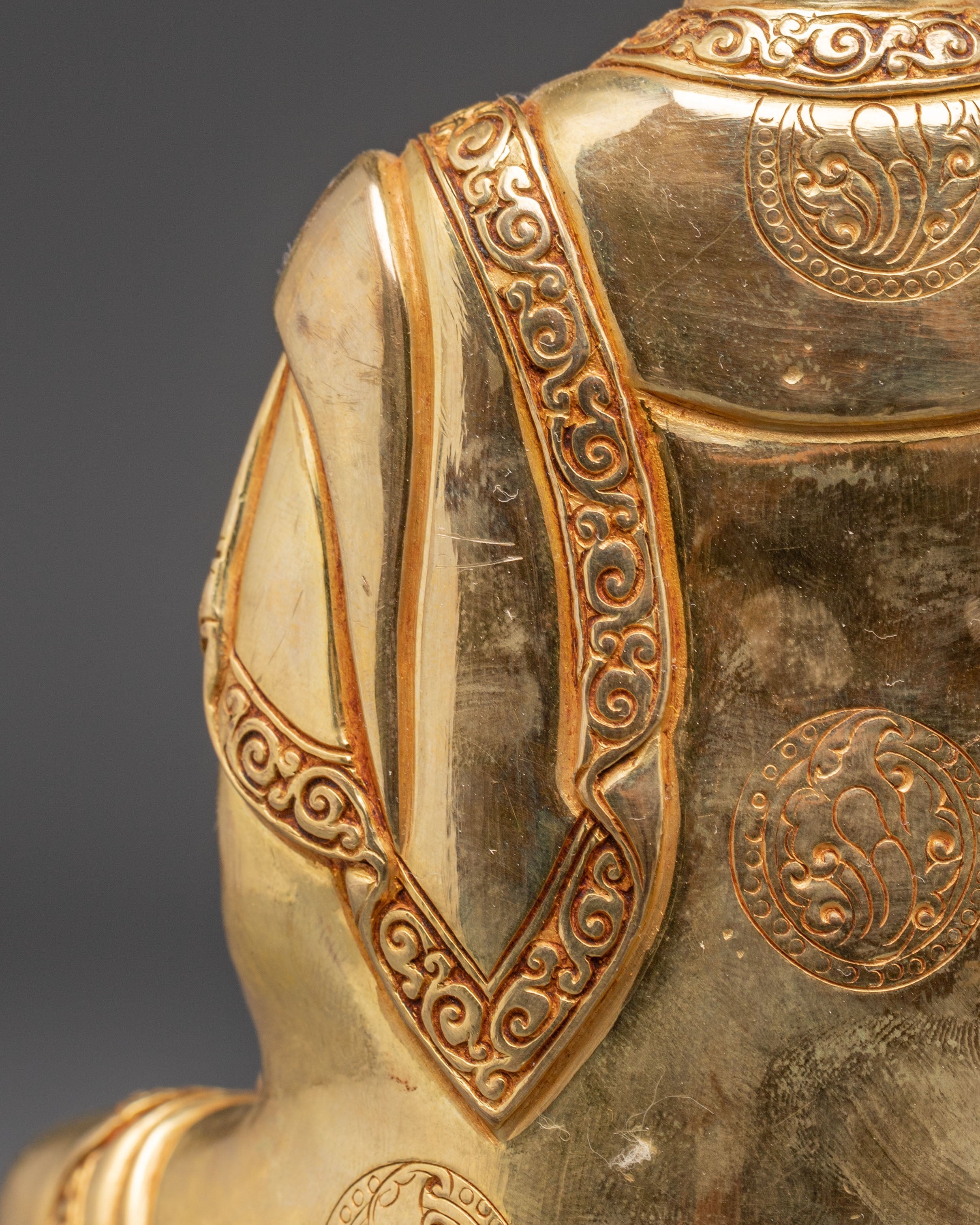 Shakyamuni Buddha Golden Statue: Founder of Buddhism