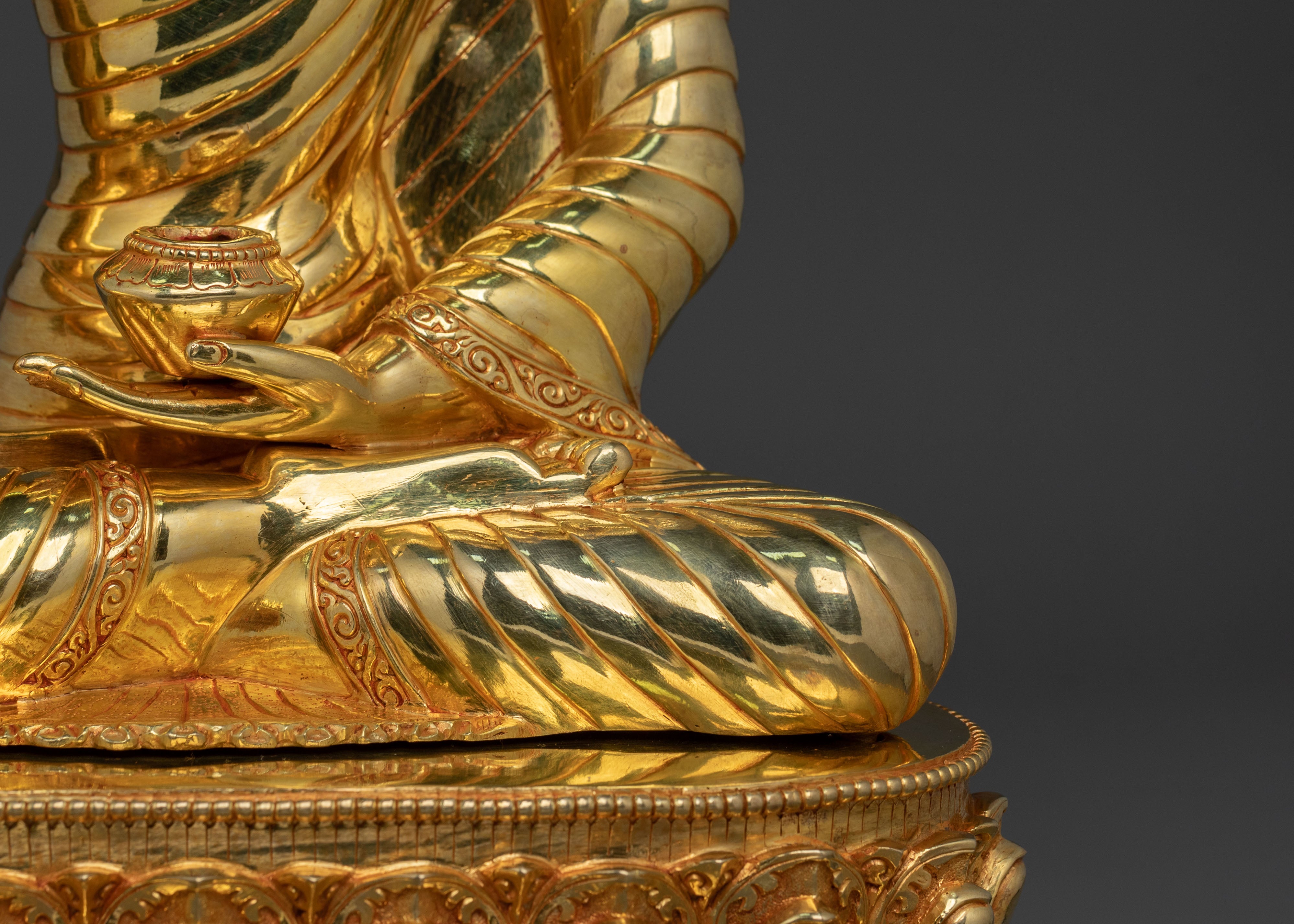 historical founder of buddhism shakyamuni buddha statue