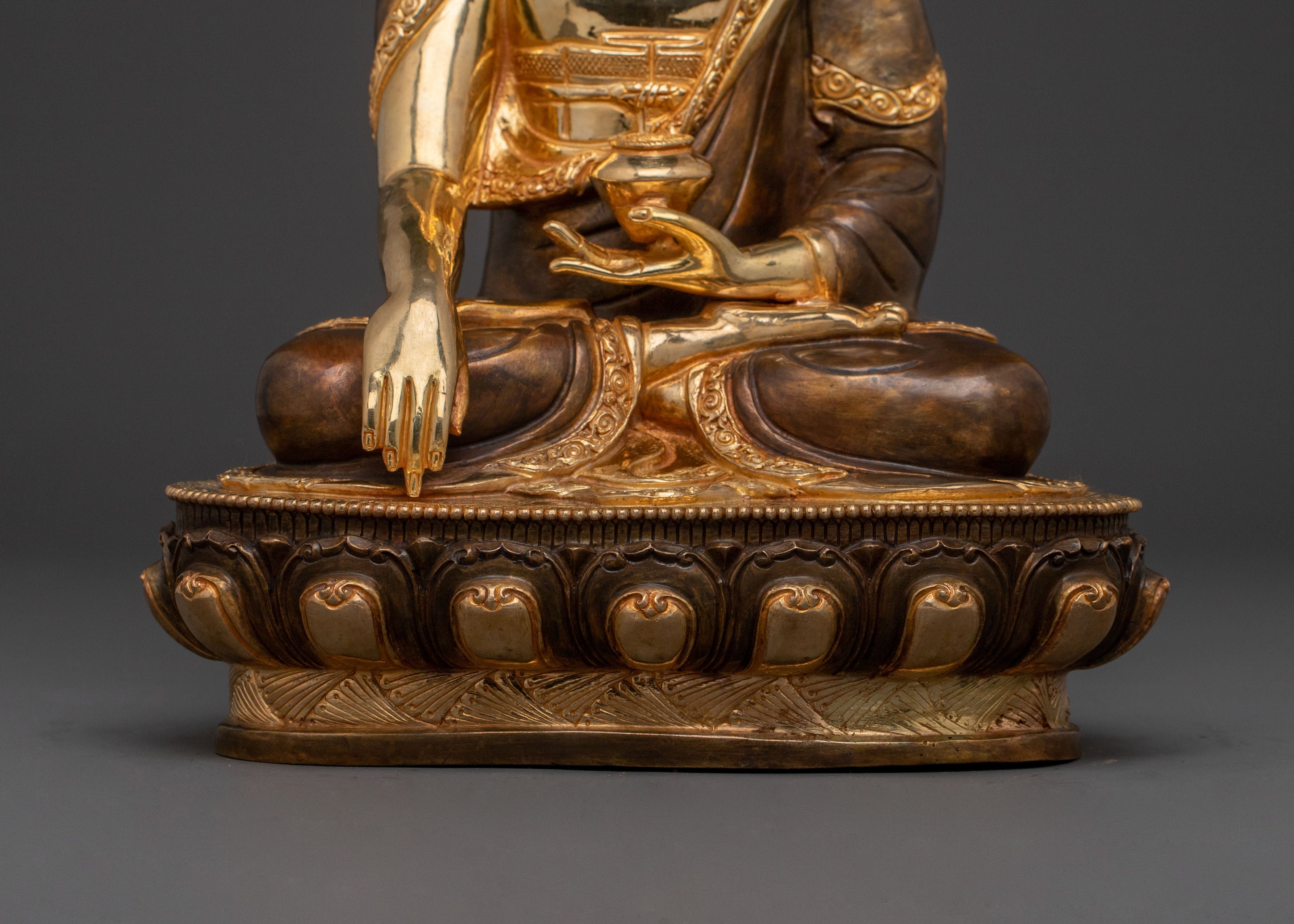 Shakyamuni Buddha Sacred Teaching Statue – 24K Gold Gilded