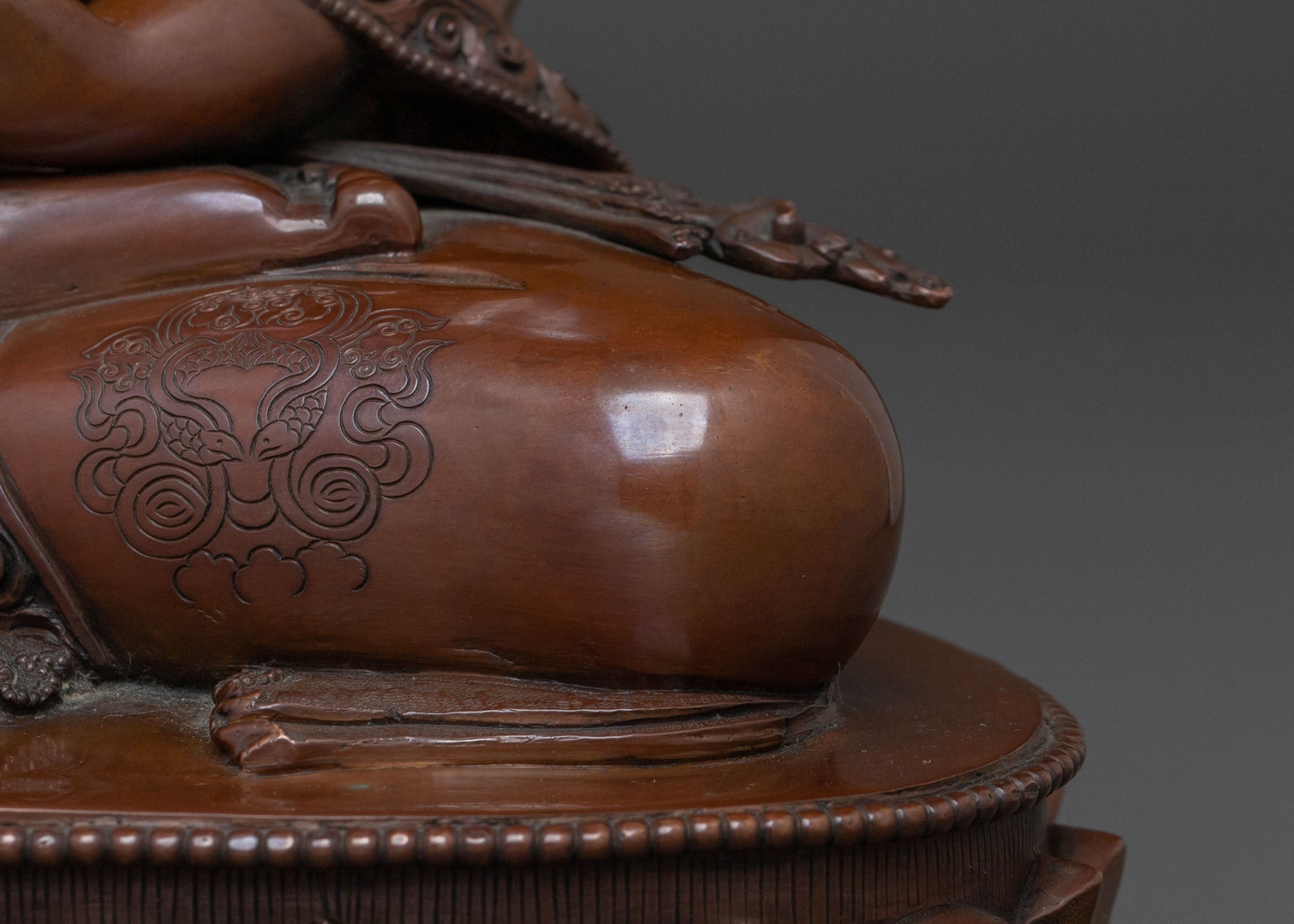 Handcrafted Amitabha Buddha Statue: Spiritual Decor