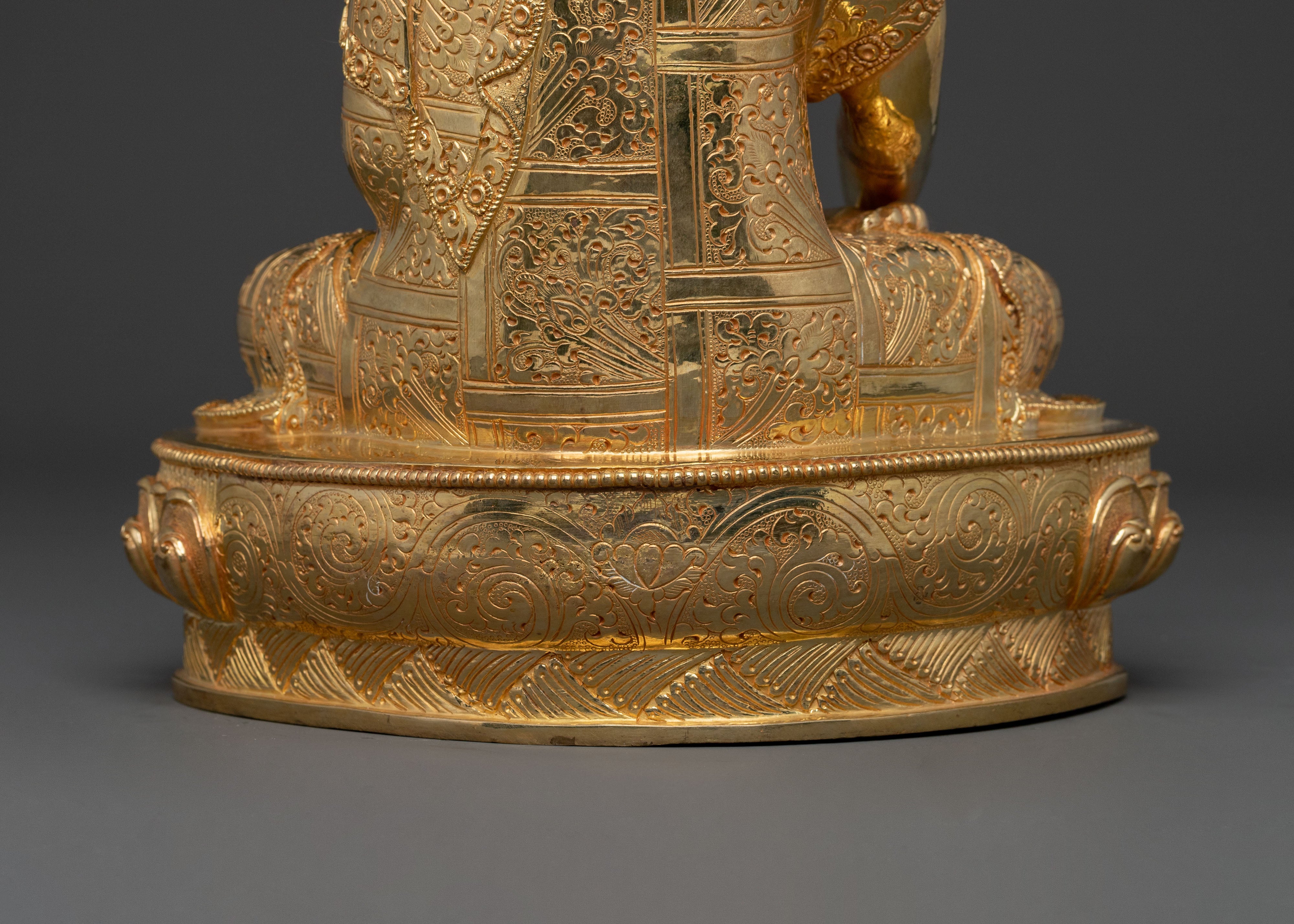Peaceful Meditation Figurine of Shakyamuni Buddha