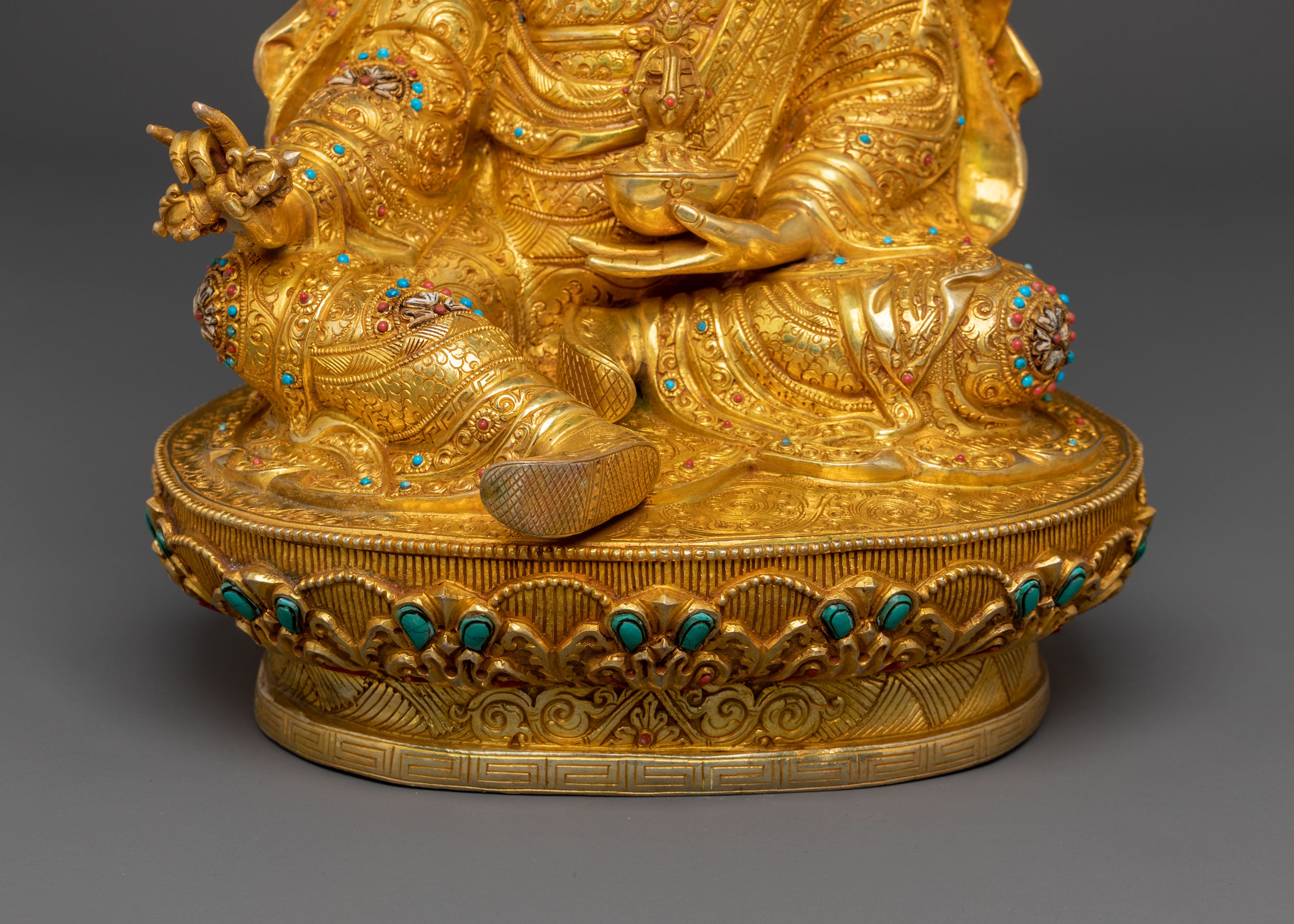 Divine Guru Rinpoche Statue for Spiritual Transformation