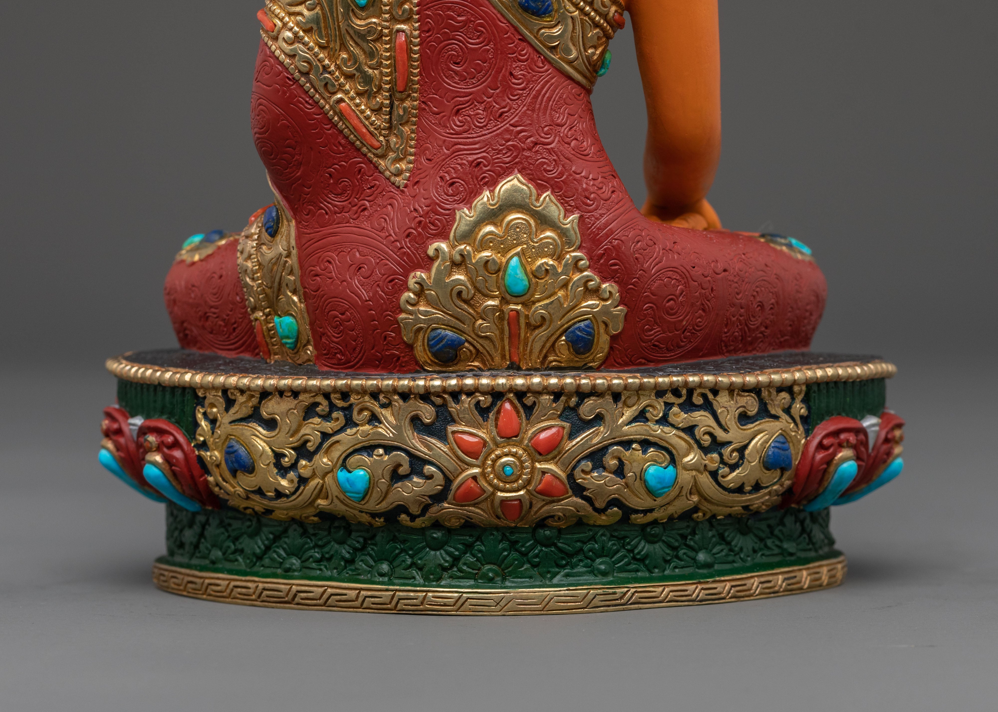 Shakyamuni Buddha Traditional Statue: Meditative Grace