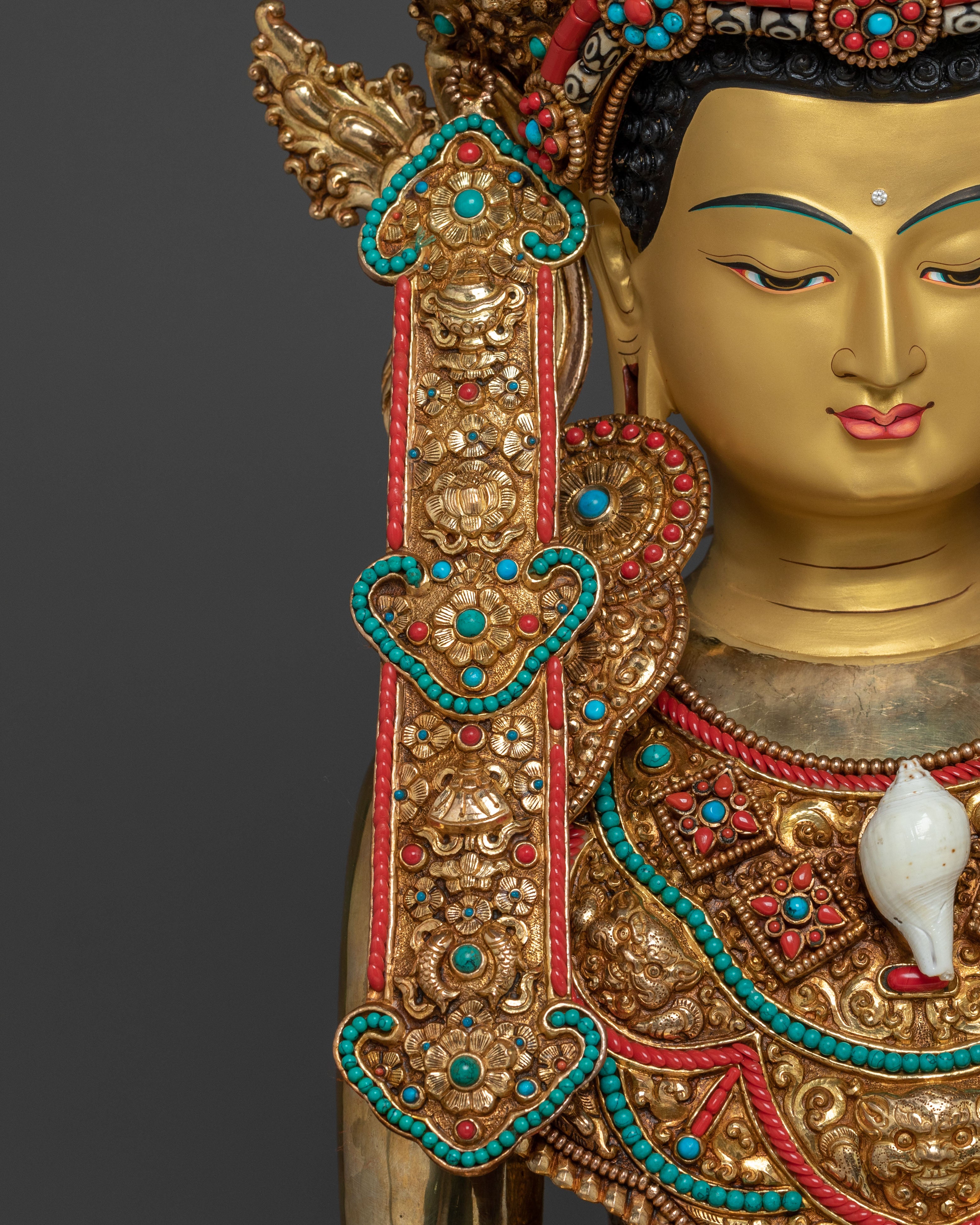 Crowned Buddha of Enlightenment Statue: Sacred Symbol of Wisdom and Awakening