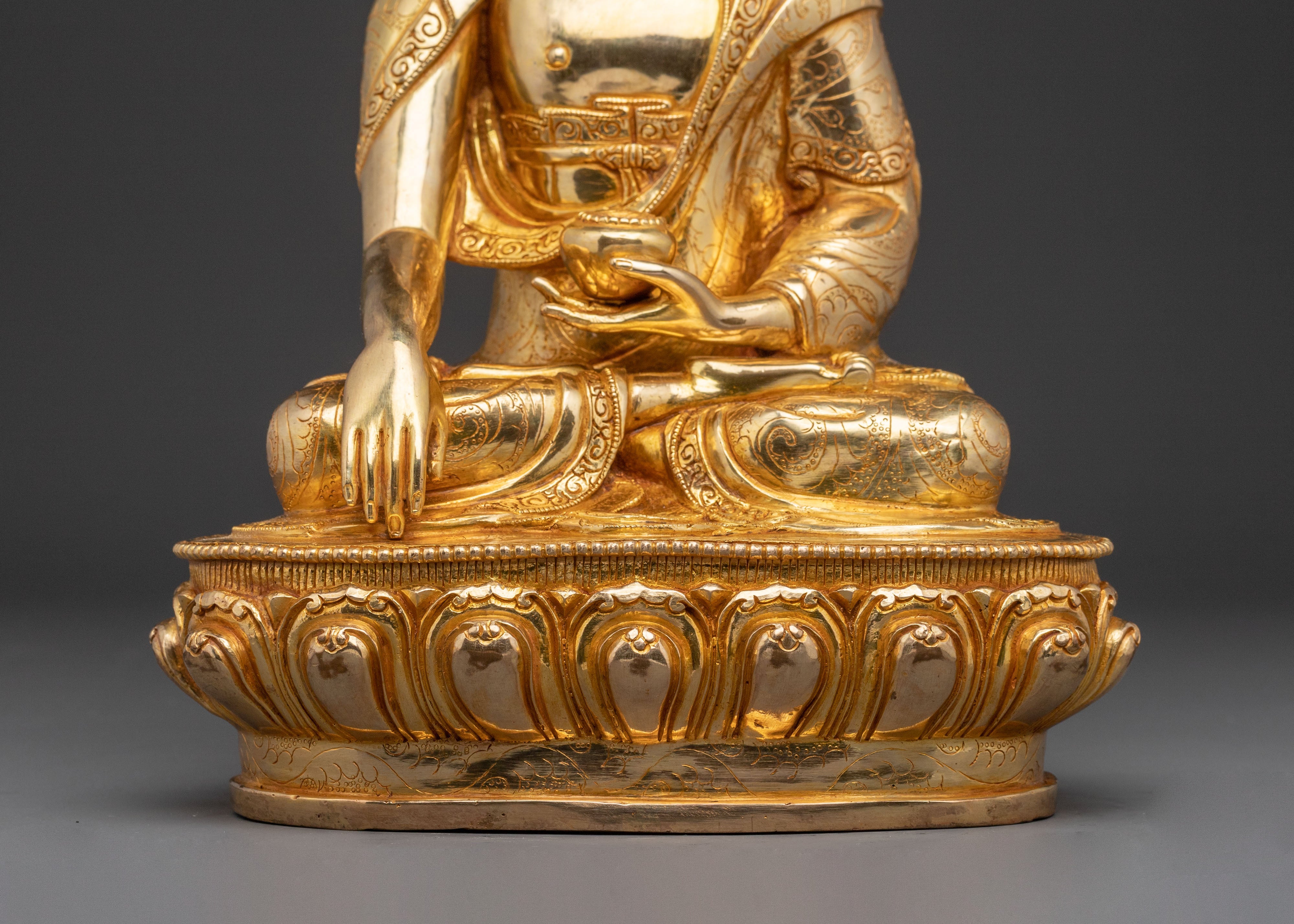 Shakyamuni Buddha Statue with Disciples - Enlightened One