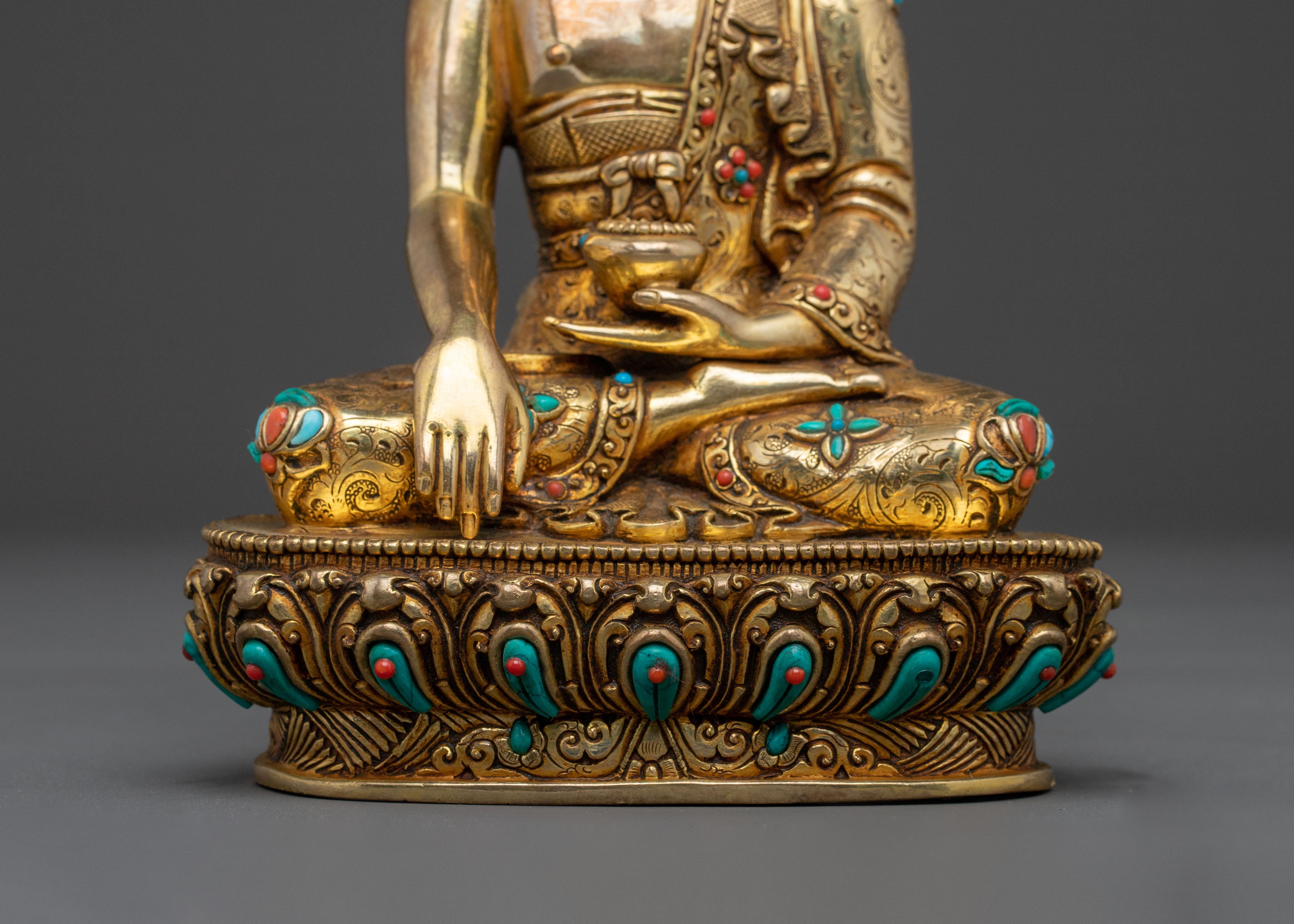 24K Gold Gilded Copper Shakyamuni Buddha Statue: A Premium Masterpiece