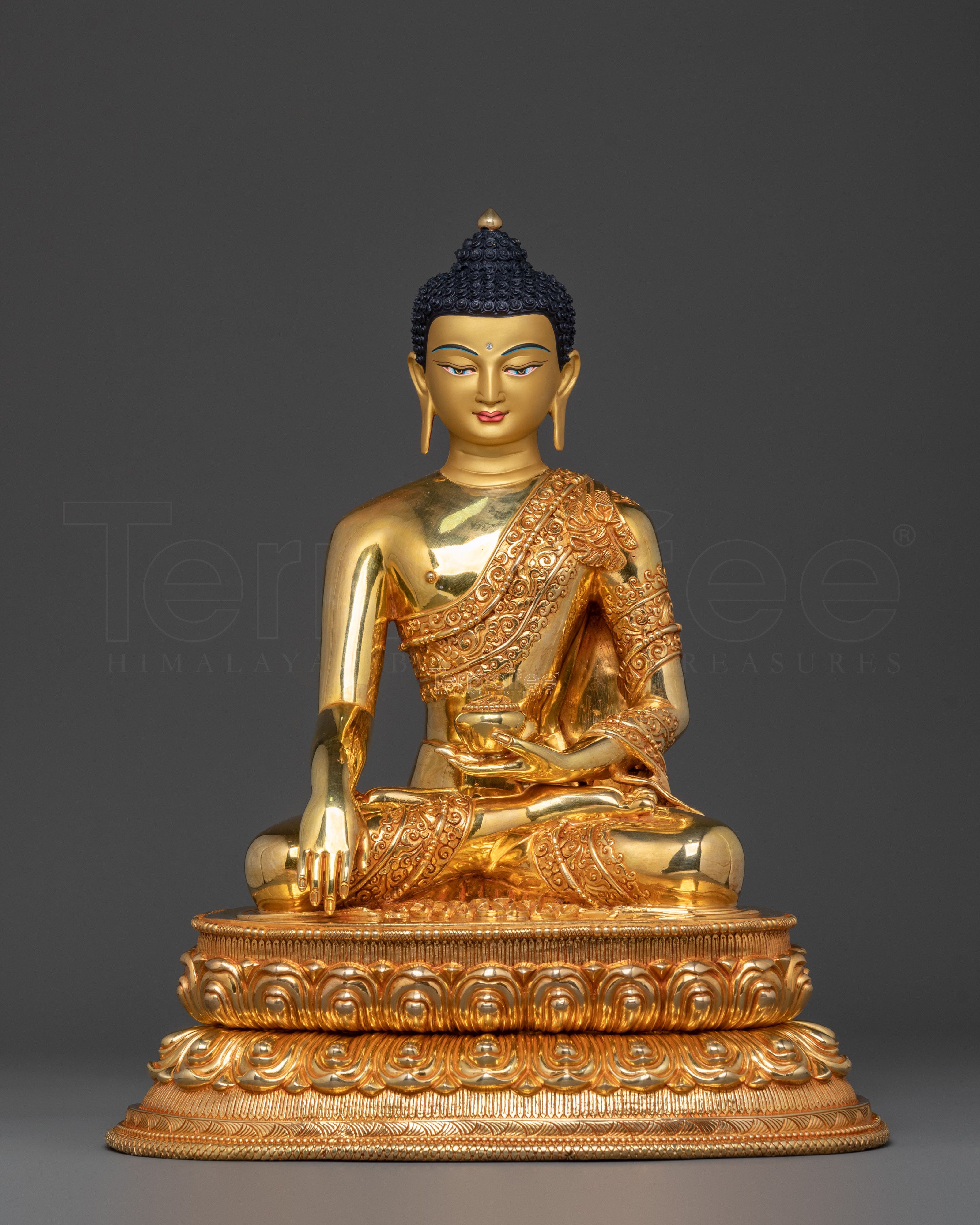 Majestic Shakyamuni Buddha Golden Statue