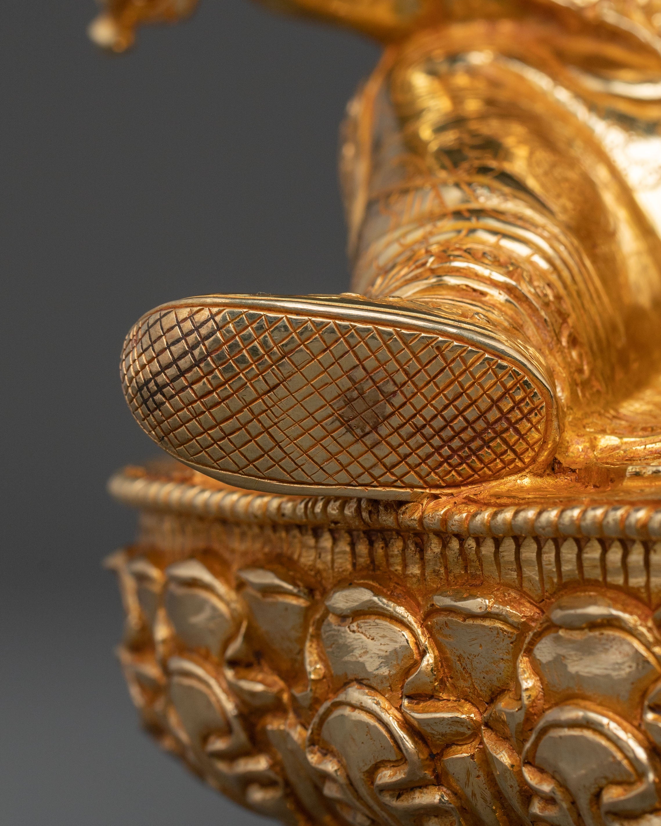 Handcrafted Guru Rinpoche Statue: Sacred Figurine