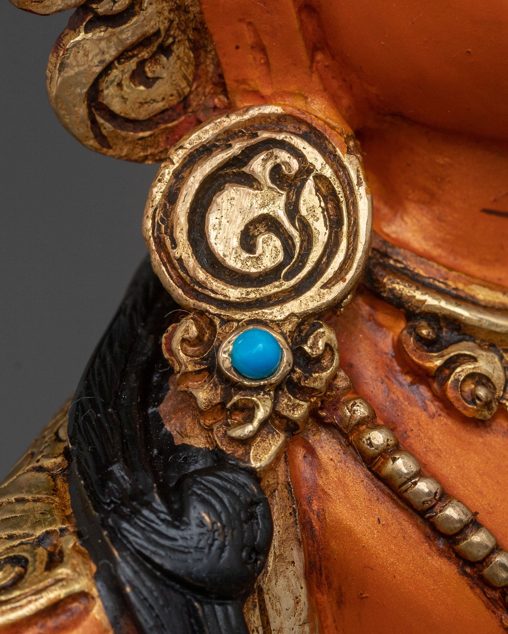 Manjushri Statue: Symbol of Wisdom & Enlightenment