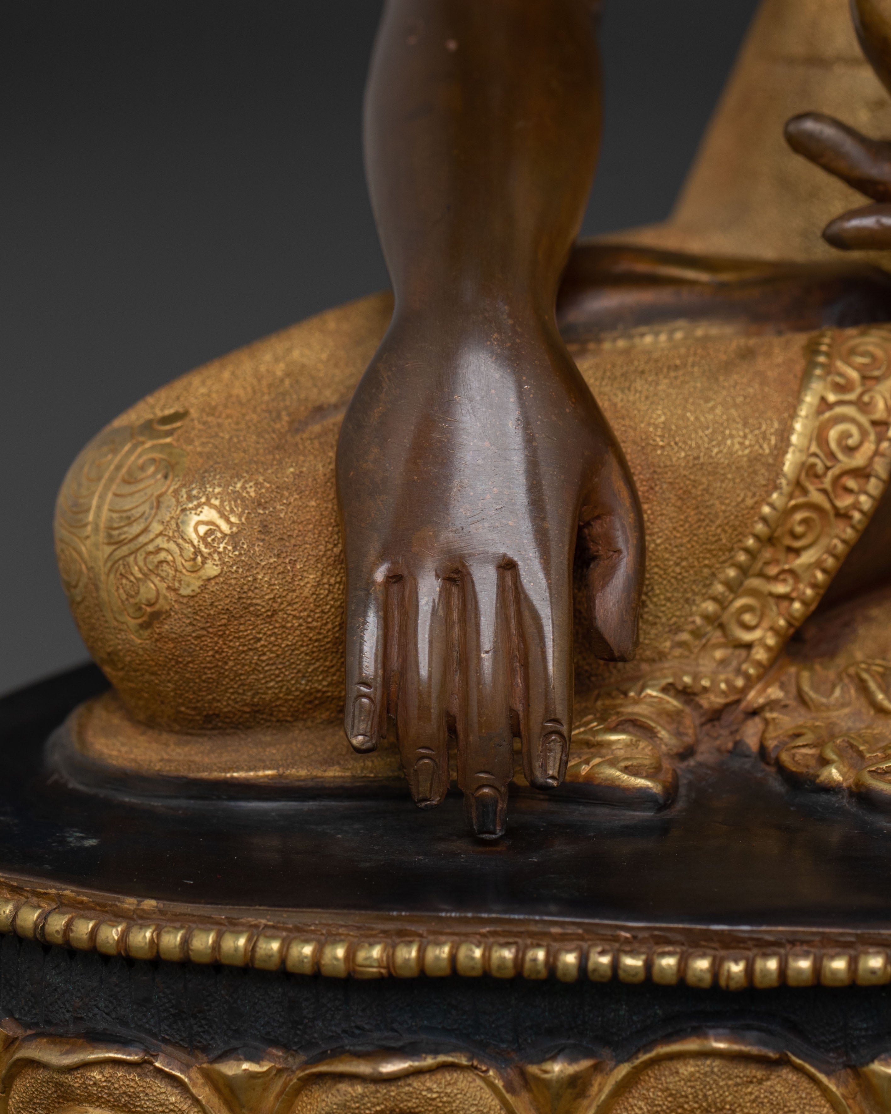 Shakyamuni Buddha Statue: Buddhist Alter Decor