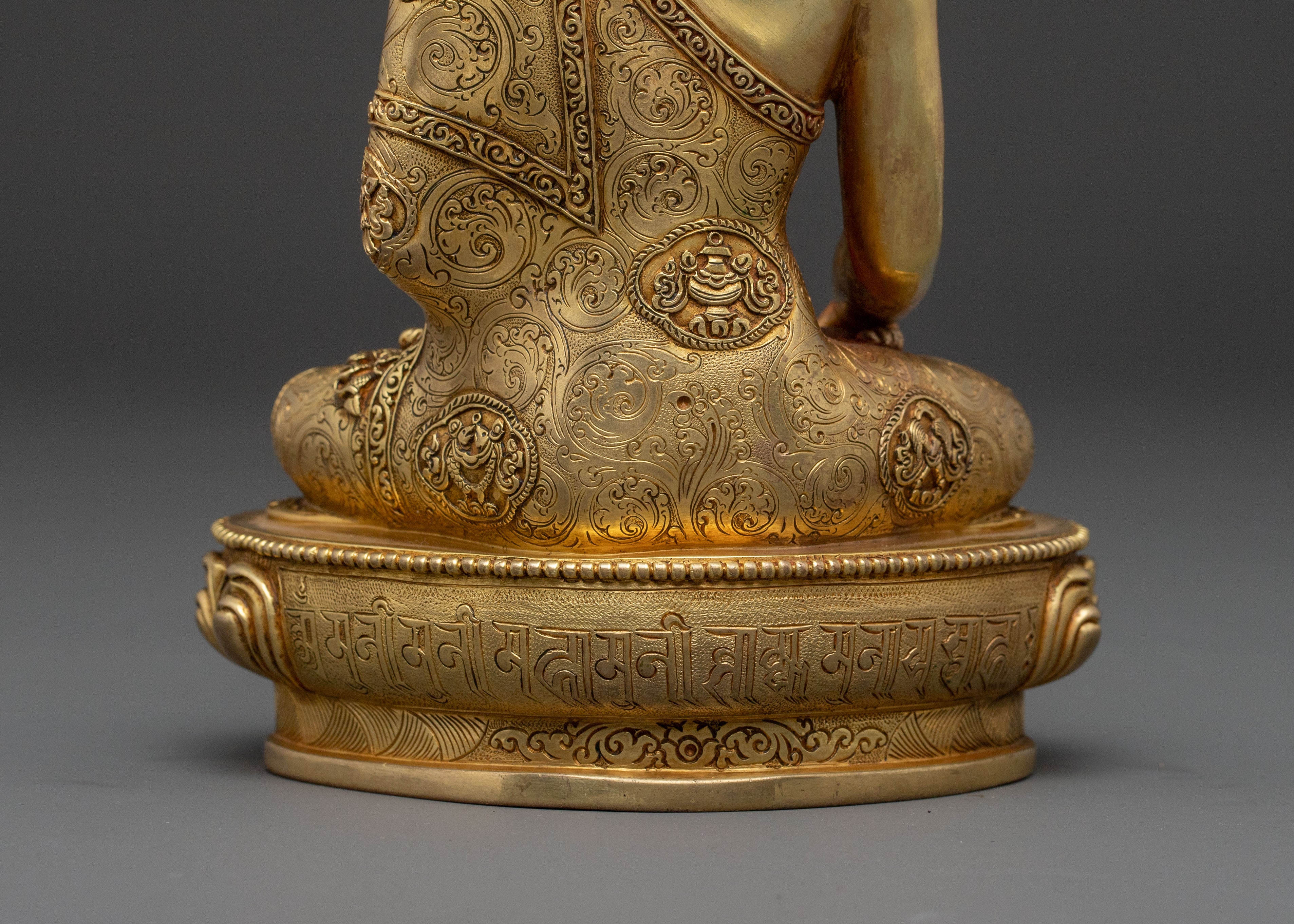 Shakyamuni Buddha Divine Statue - 24K Gold Gilded Figure
