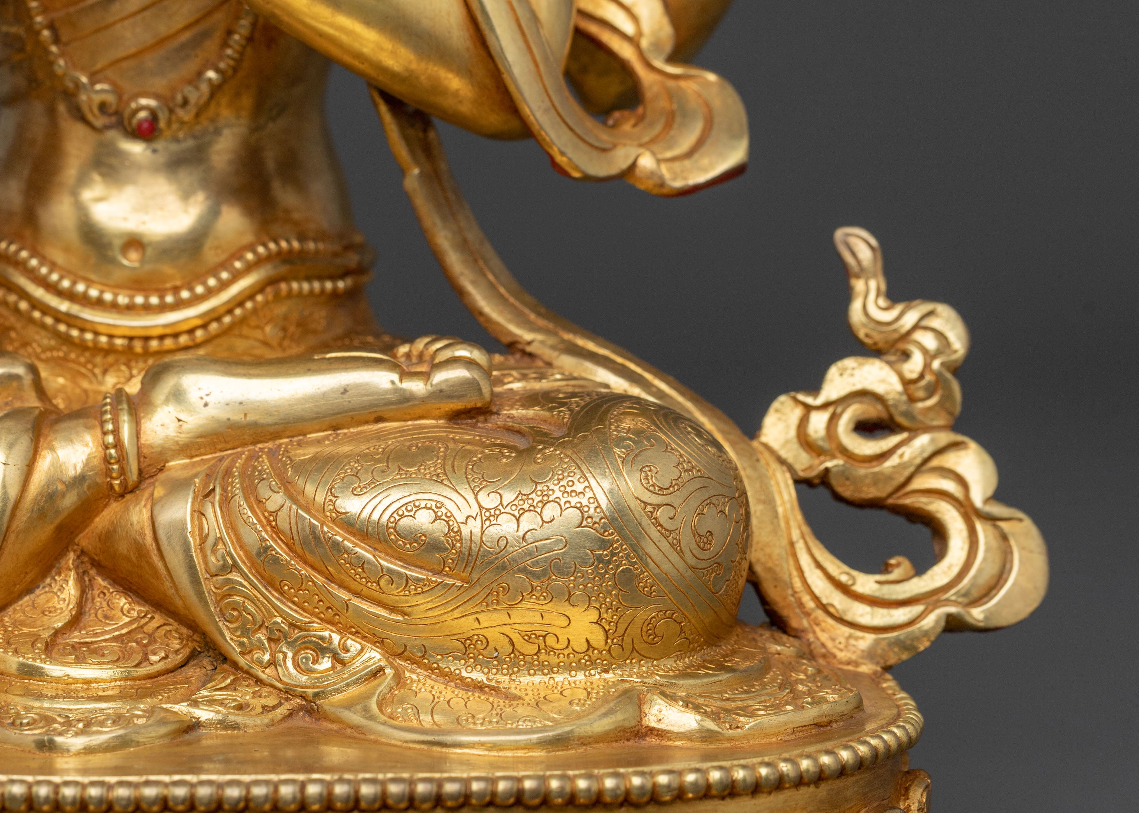 Chenrezig Statue | Symbol of Compassion