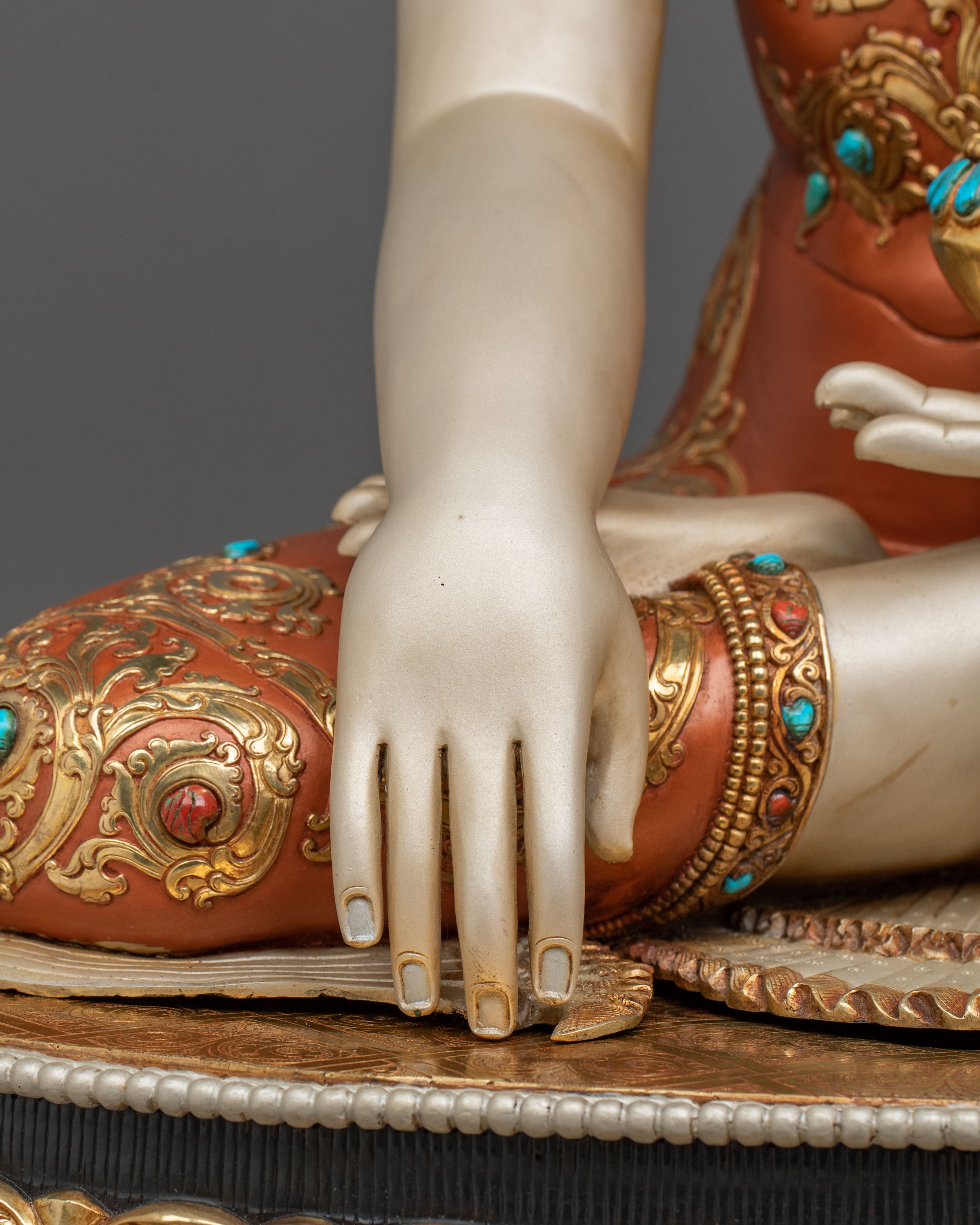 Shakyamuni Buddha Statue: Founder of Dharma