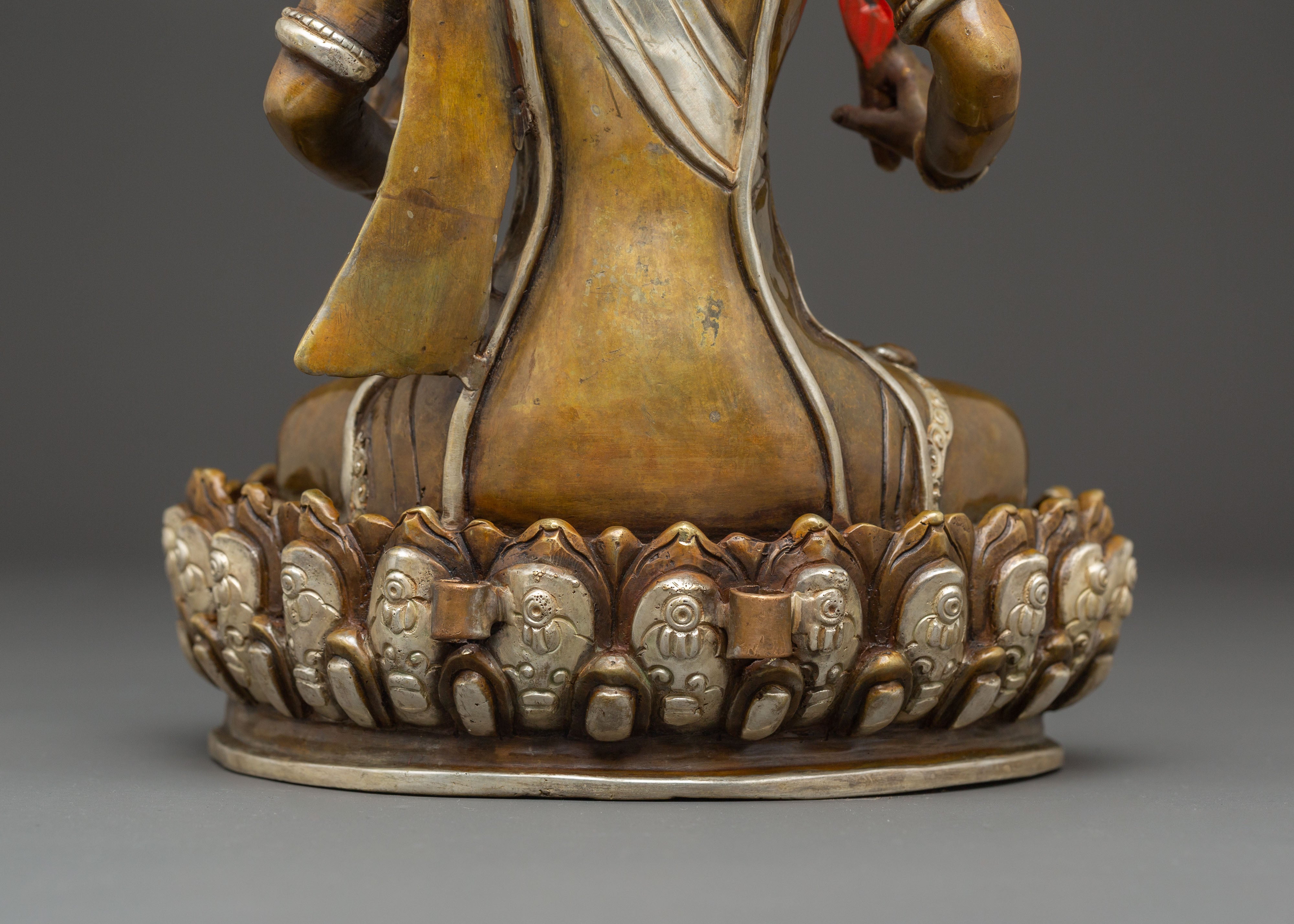 Akasagarbha Statue: Boundless Sky Treasury