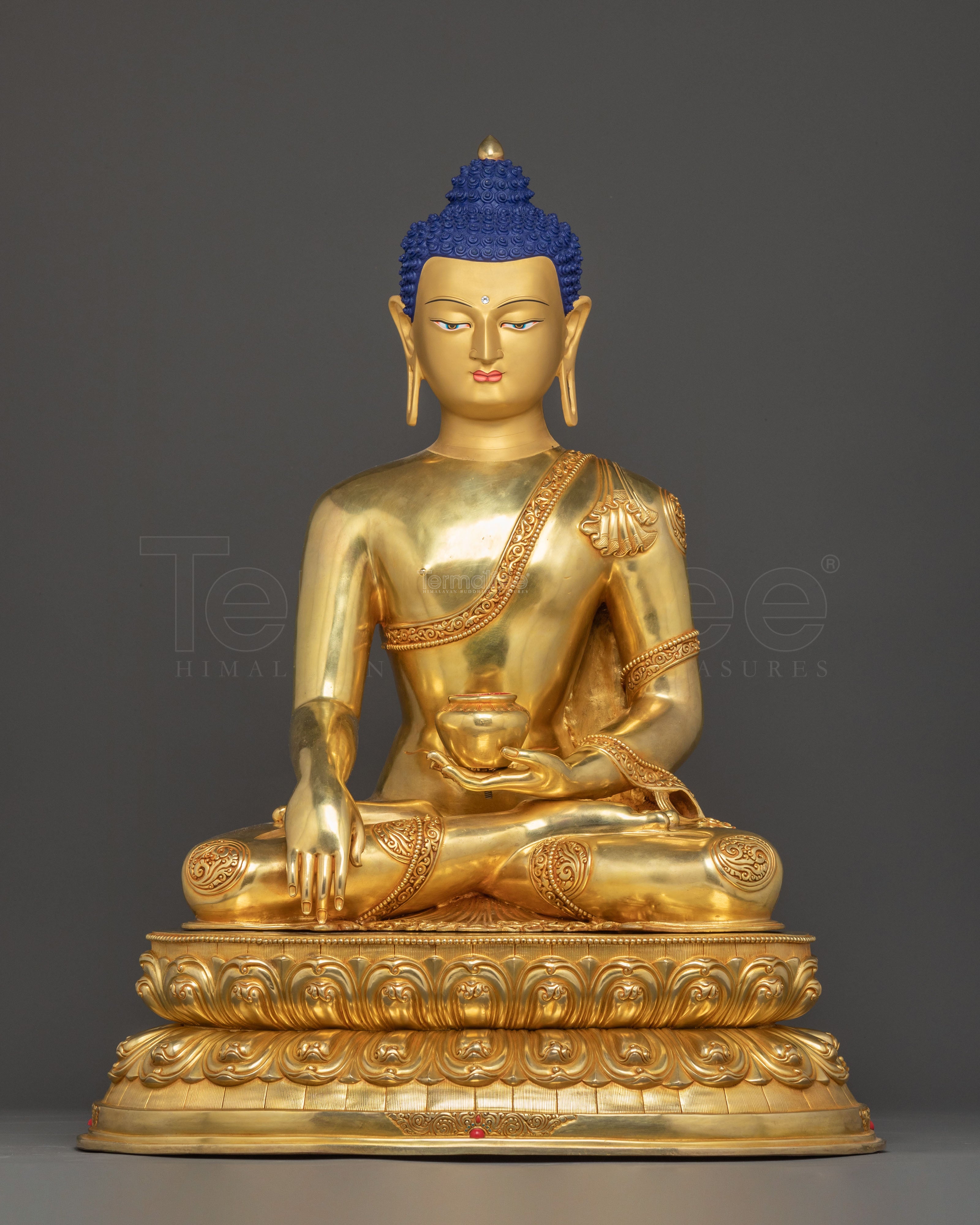 Shakyamuni Buddha Blessed Statue: Exquisite 24K Gold Gilded Statue