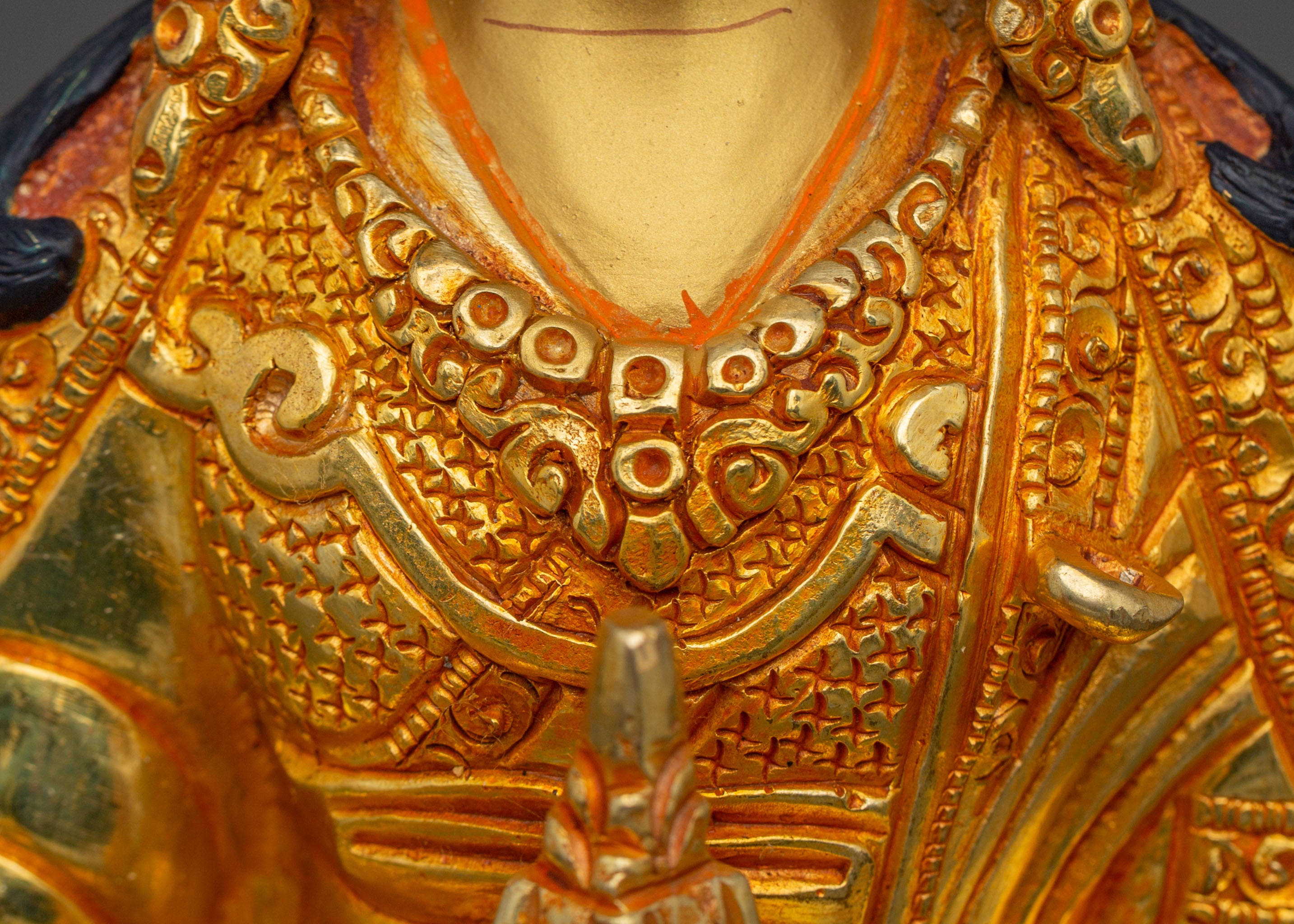 Golden Guru Rinpoche Spiritual Statue – Handcrafted Perfection