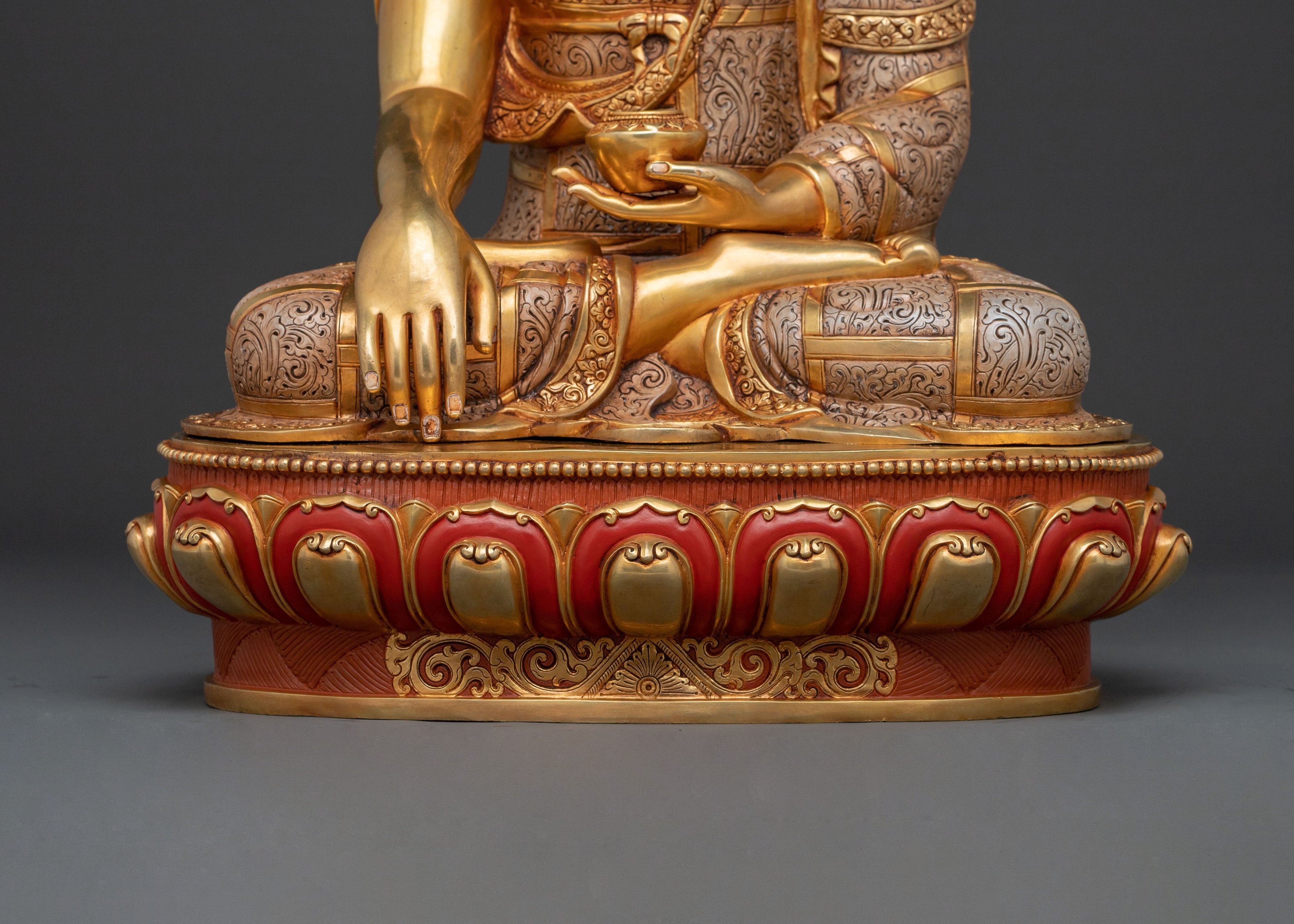 Shakyamuni Buddha Statue: Embodiment of Wisdom