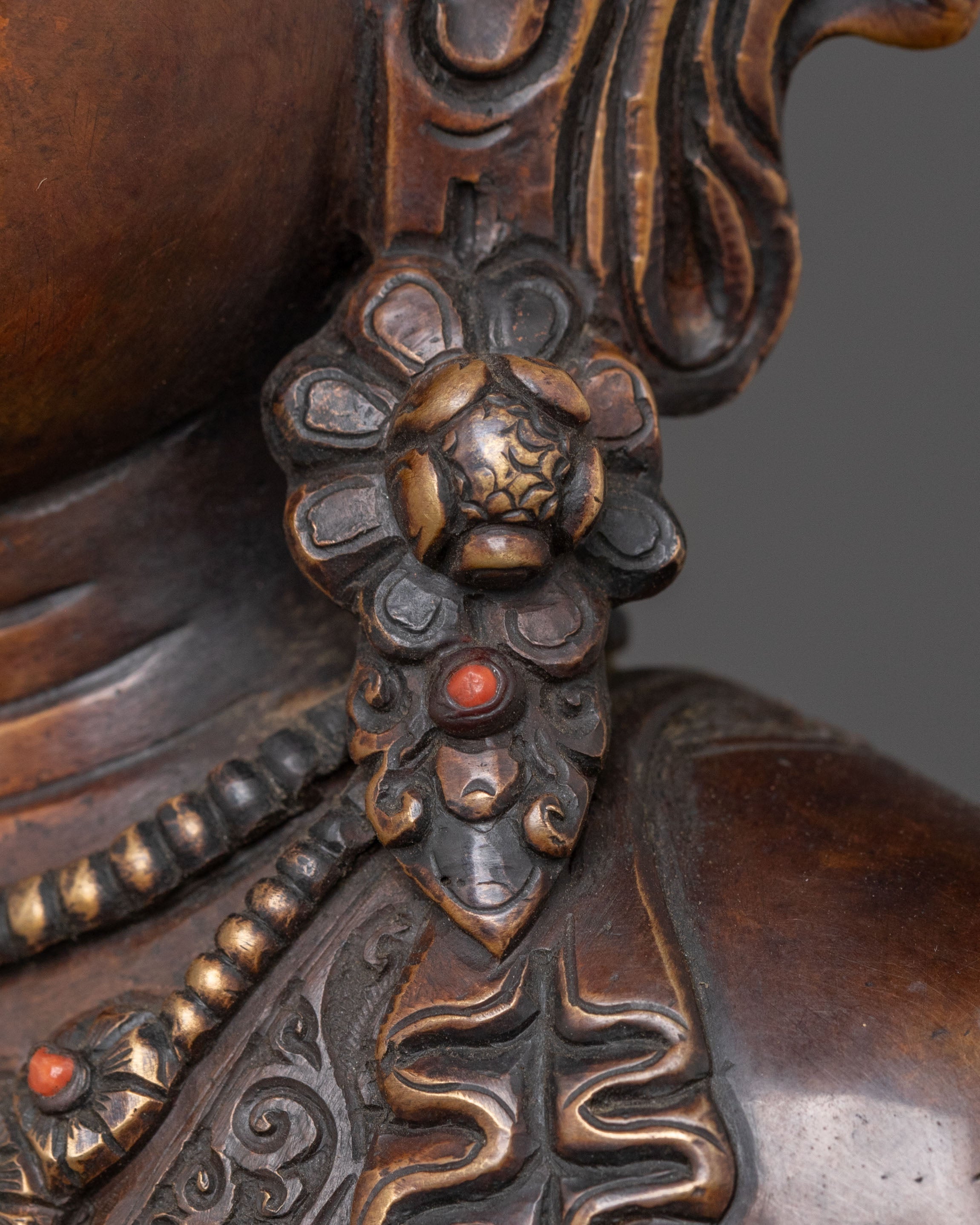 Crown Shakyamuni Buddha Statue on Throne for Rituals