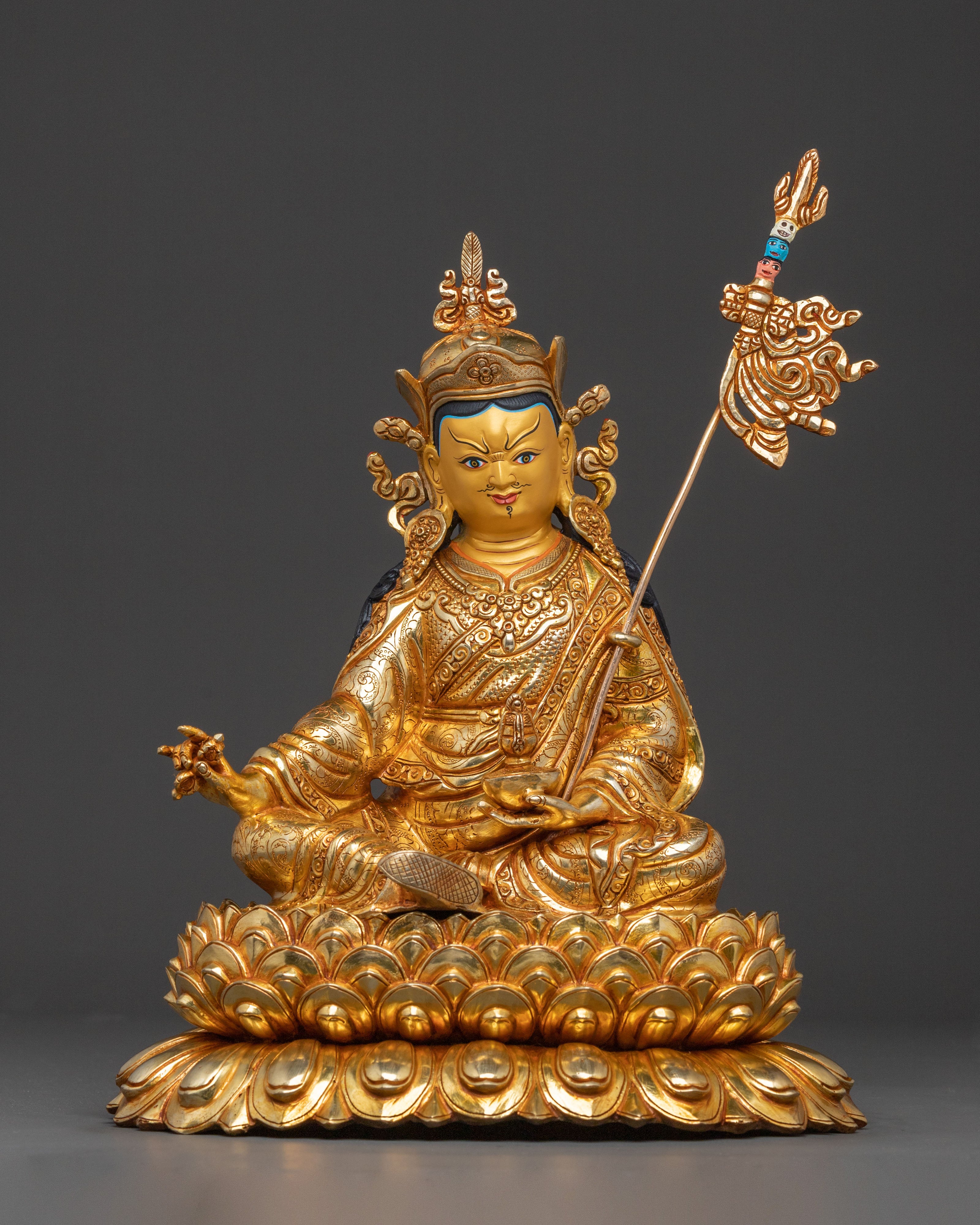Guru Rinpoche statue