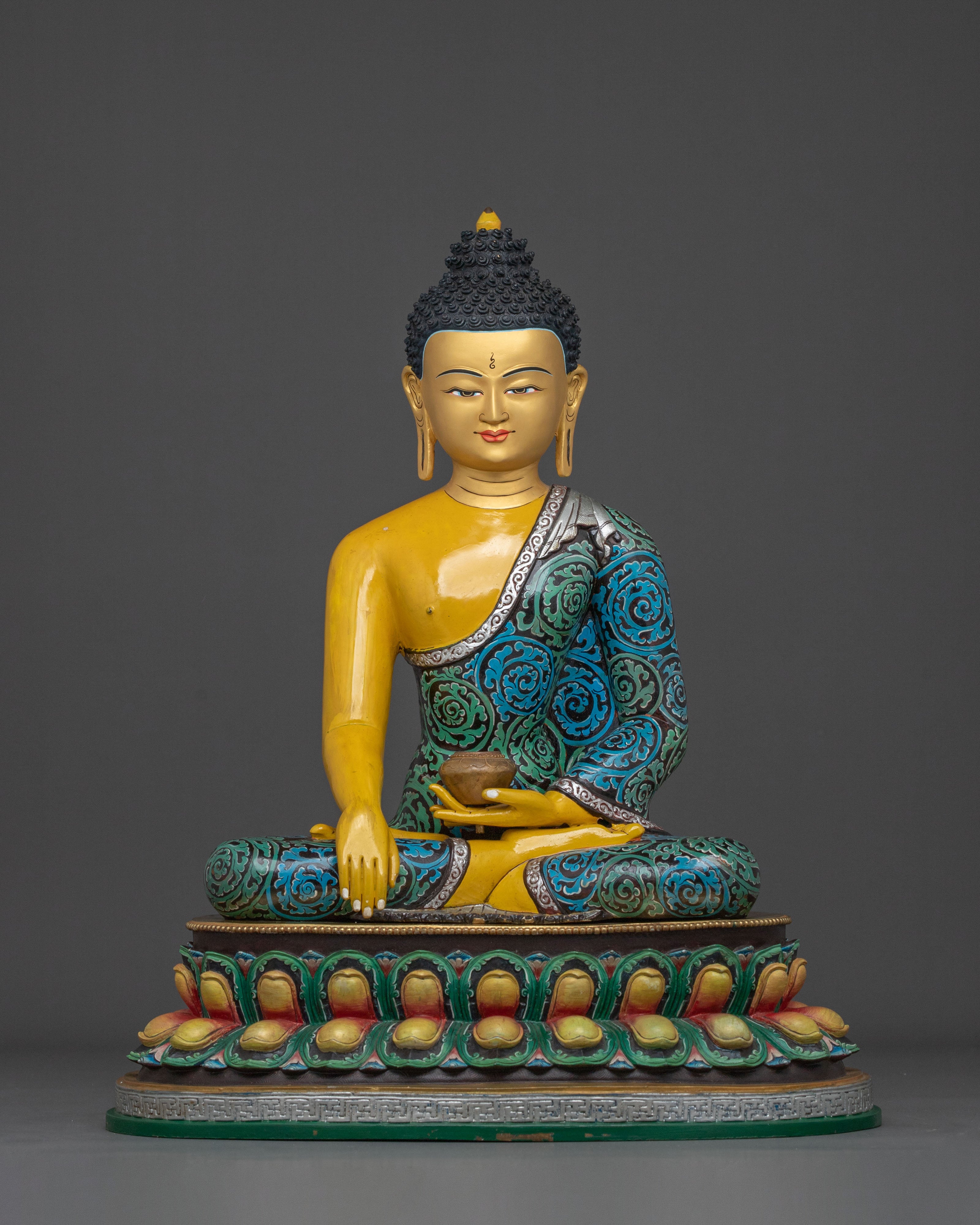 The Traditional Shakyamuni Buddha Statue in 24K Gold Gilded