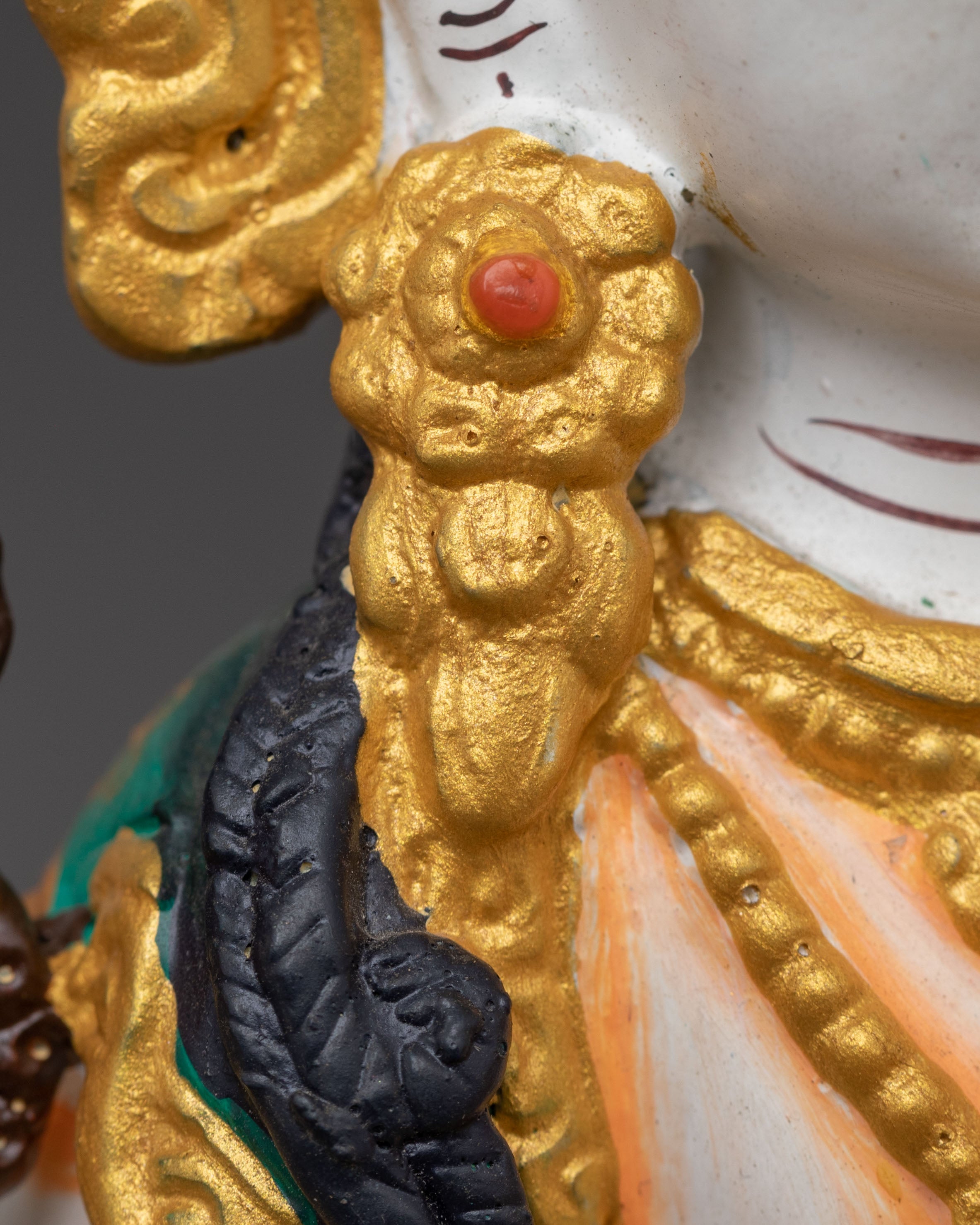 Chenrezig Meditational Statue – Handcrafted Devotion