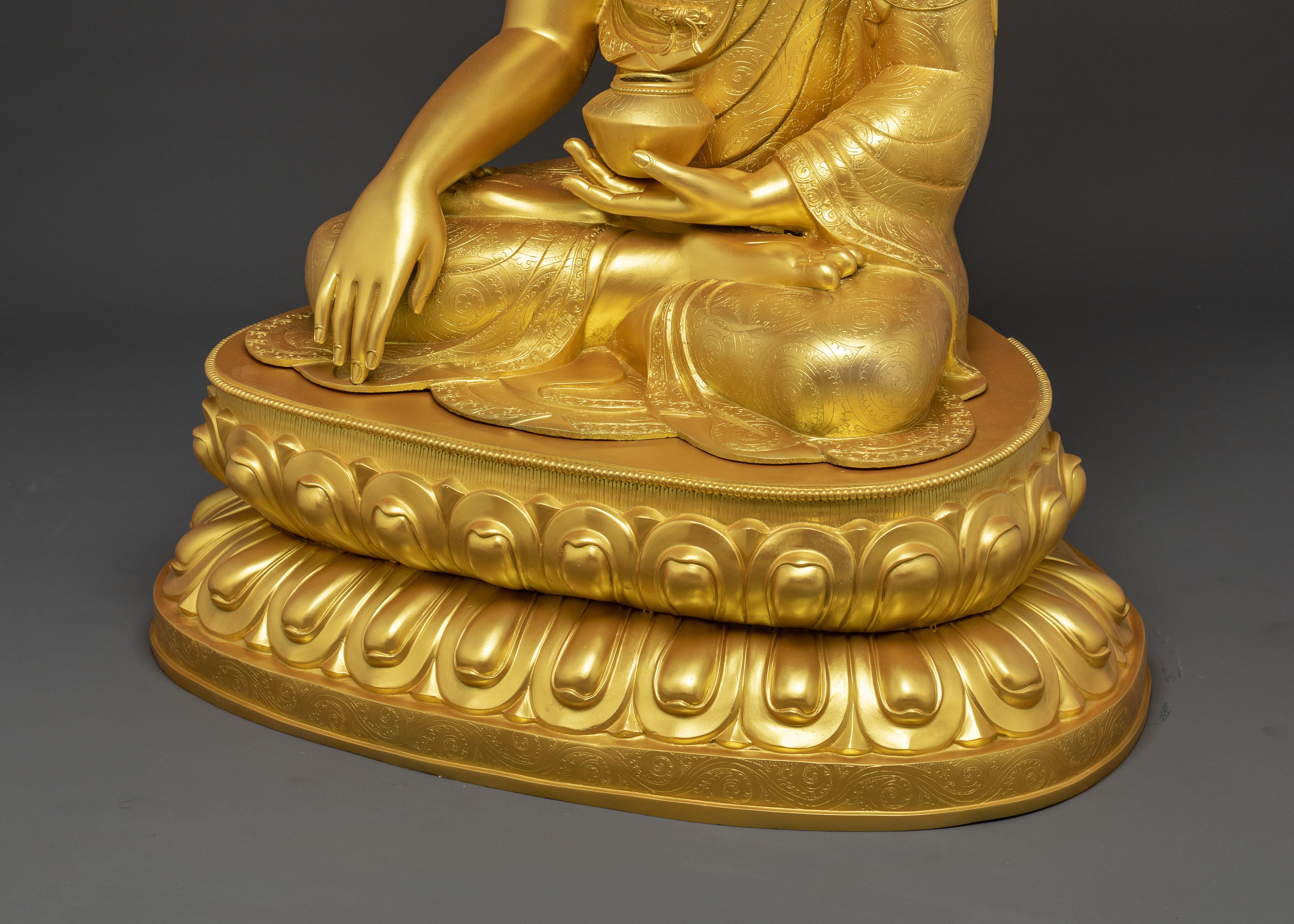 Golden Shakyamuni Buddha Peaceful Statue
