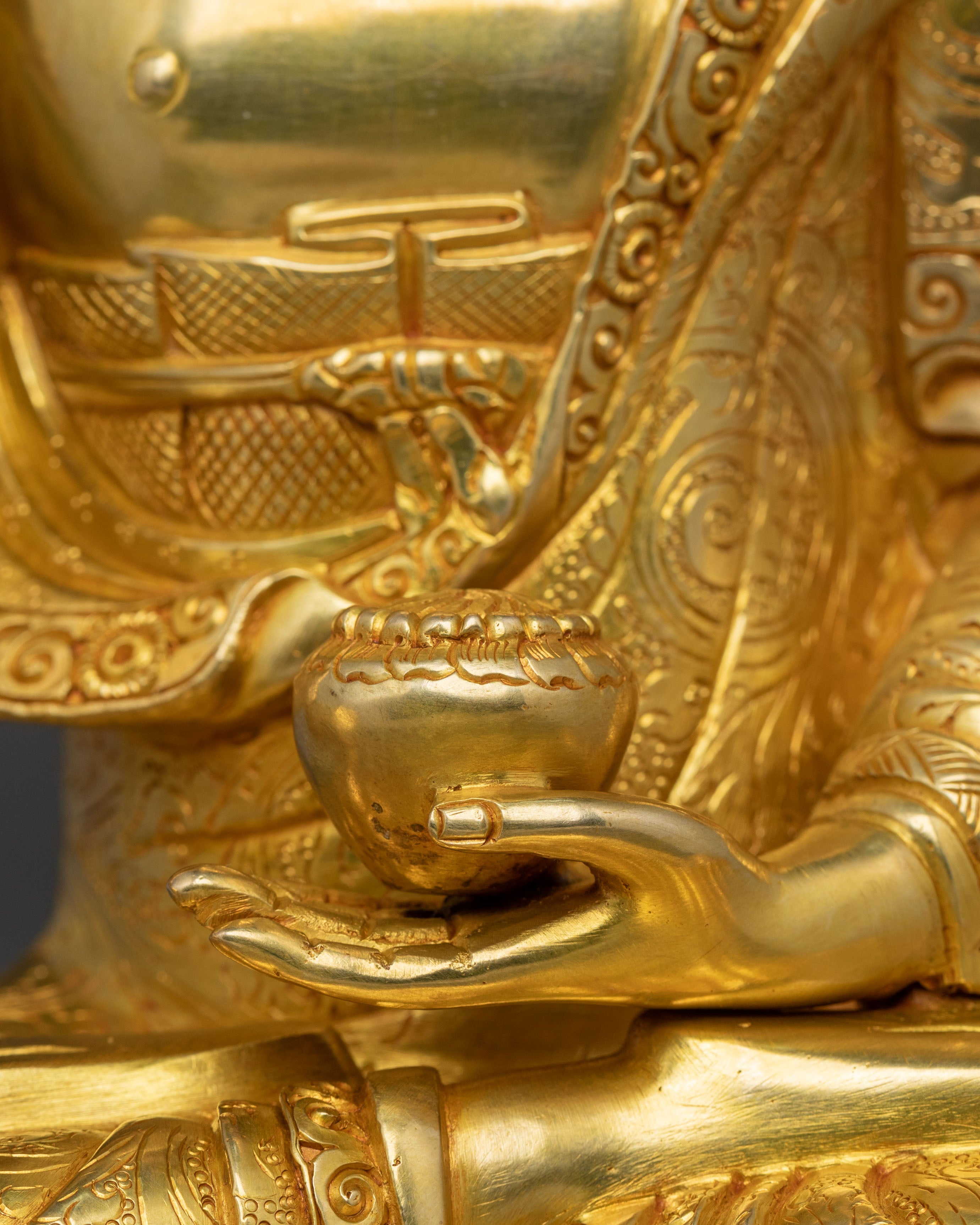 Shakyamuni Buddha Statue | Peaceful Figurine