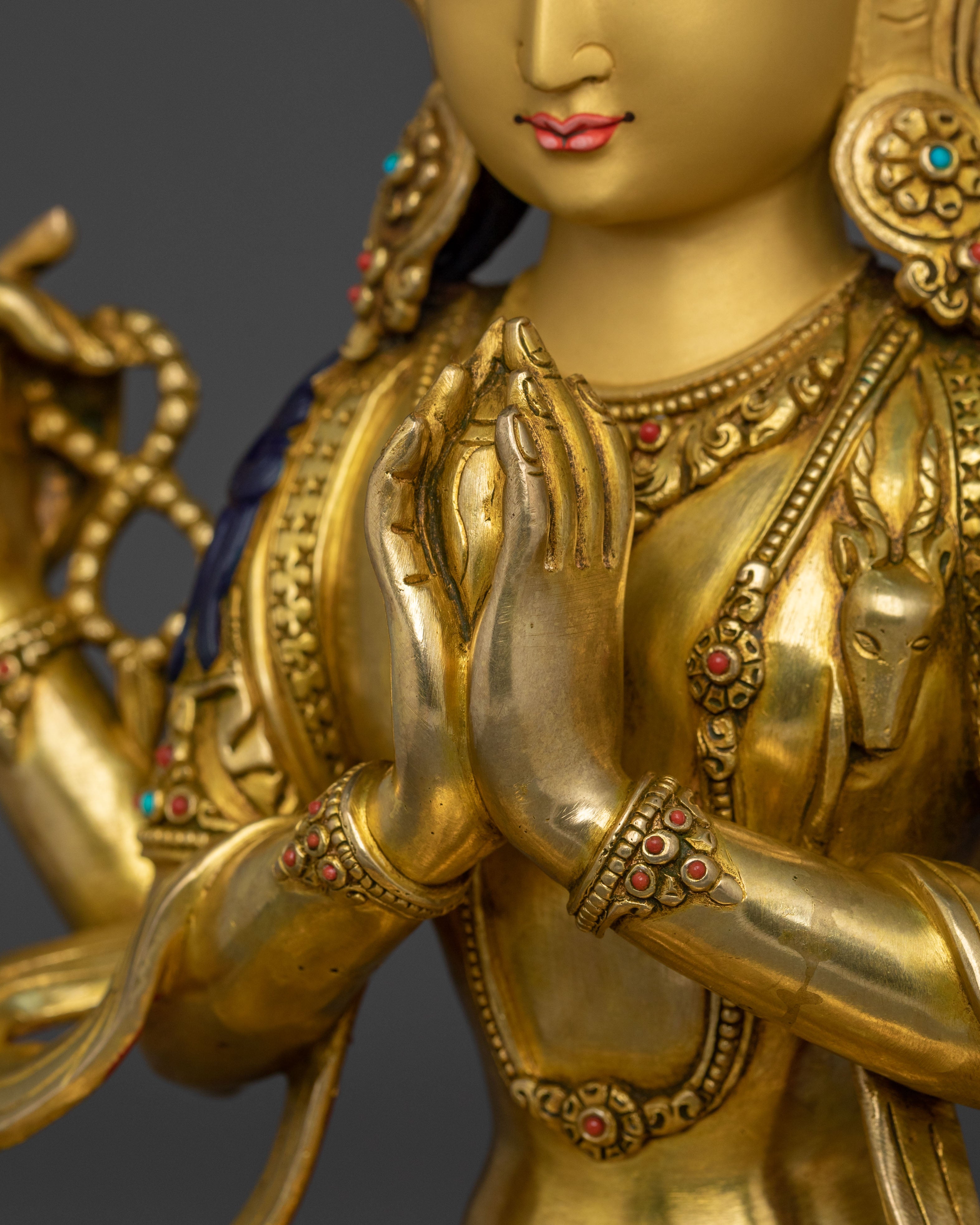 Handmade Chenrezig Golden Statue: Sacred Radiance