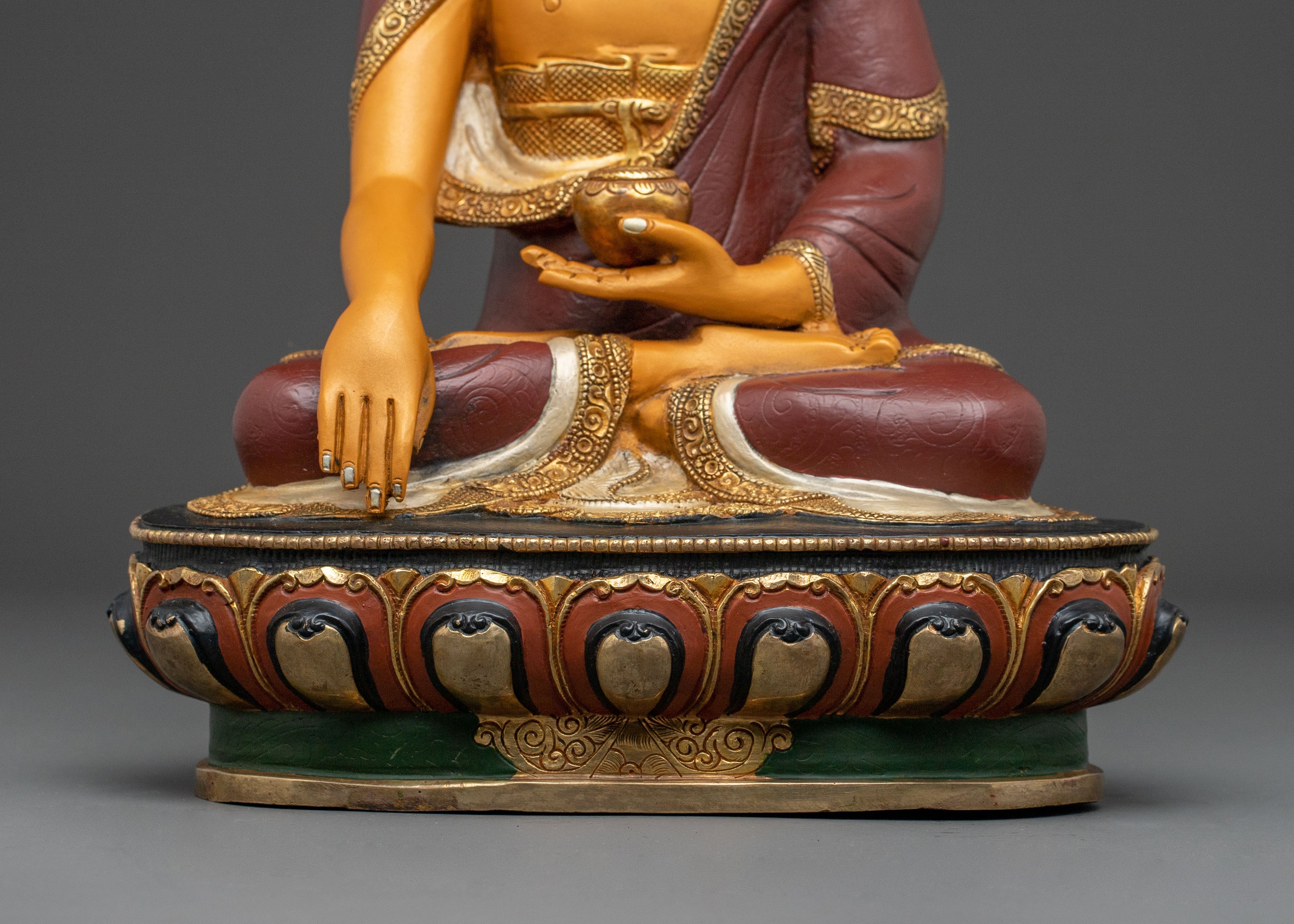 Shakyamuni Buddha Statue Enlightened Teacher