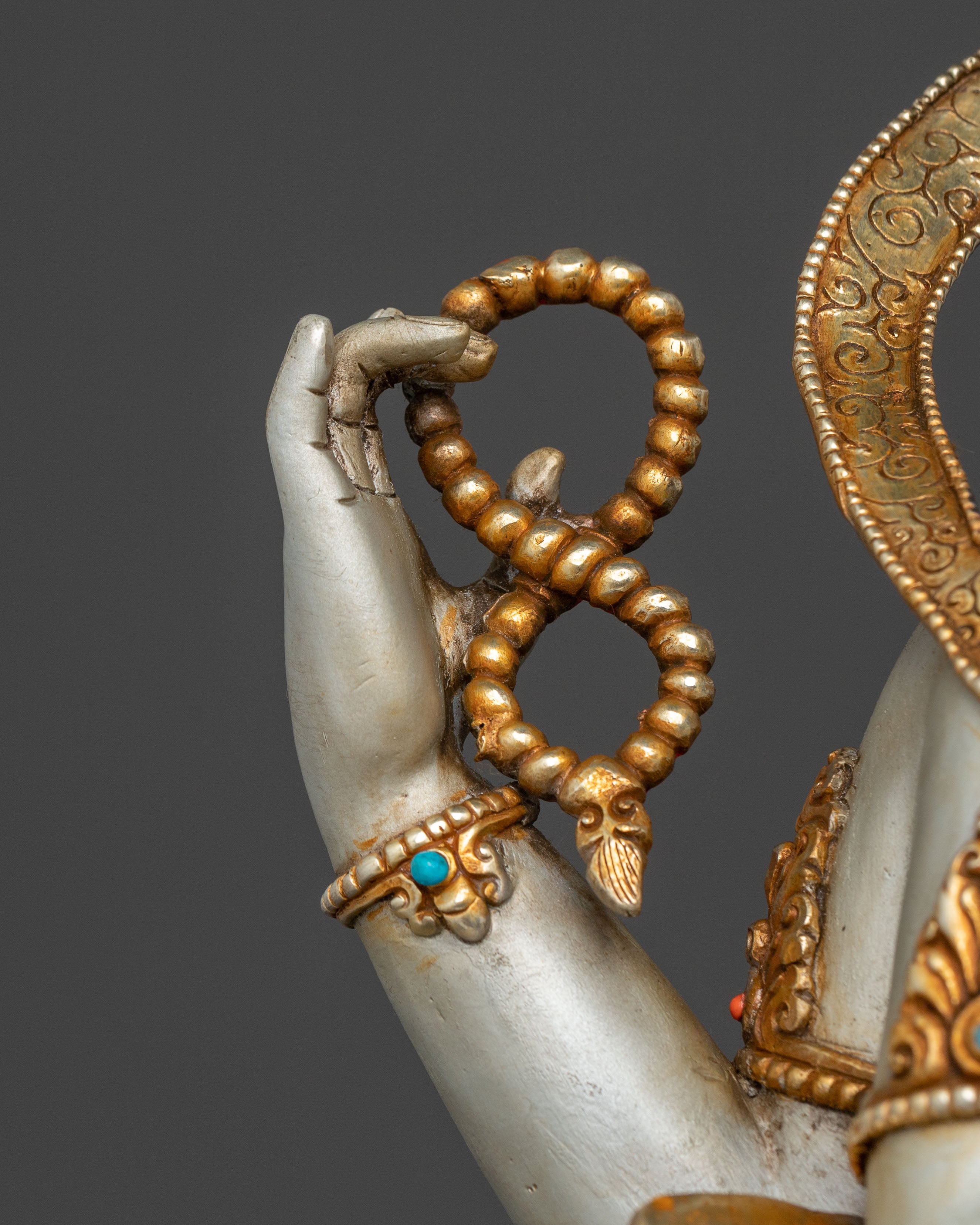 Chenrezig Statue Embodies Boundless Compassion