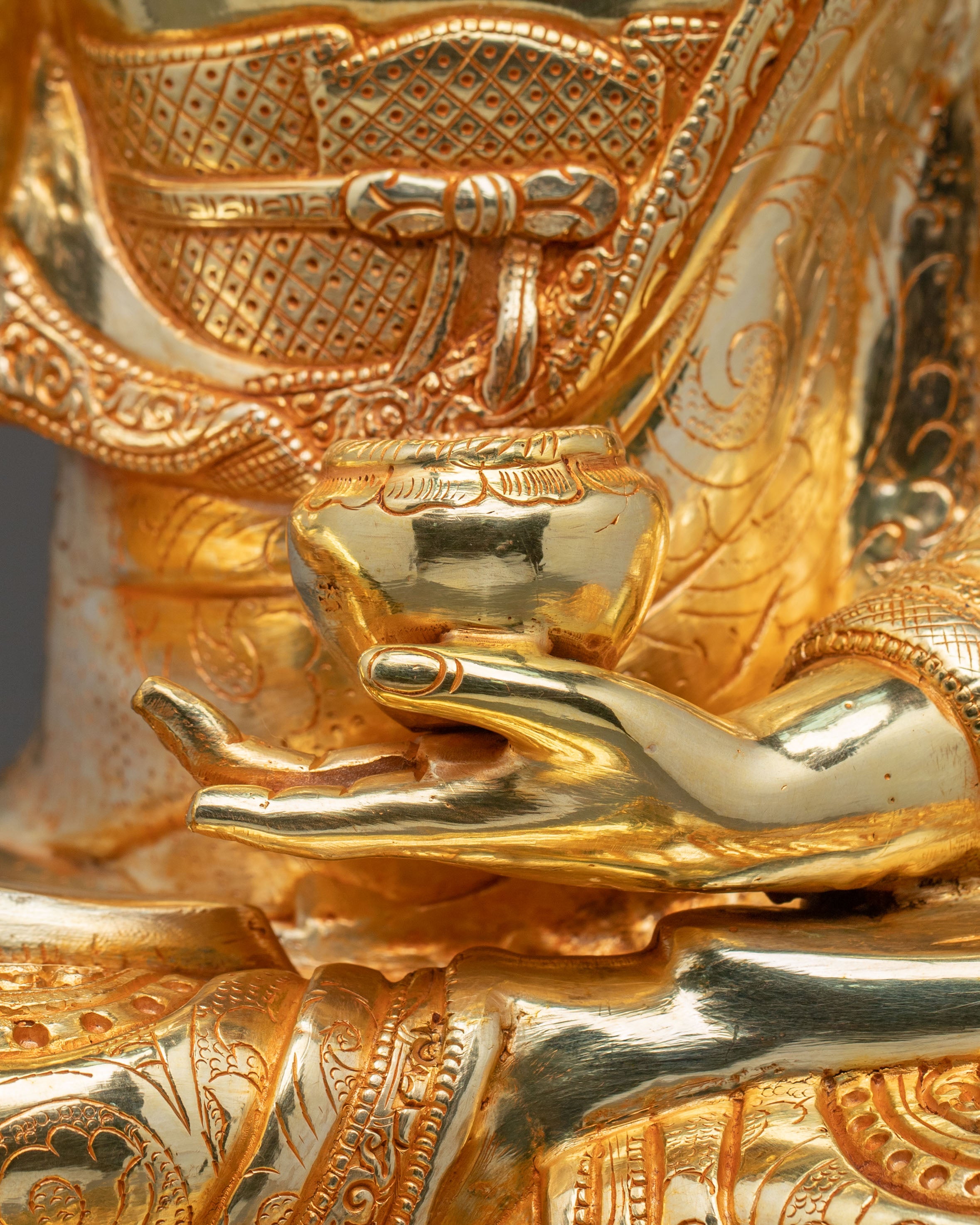 Shakyamuni Buddha Statue | Golden Meditative Figurine