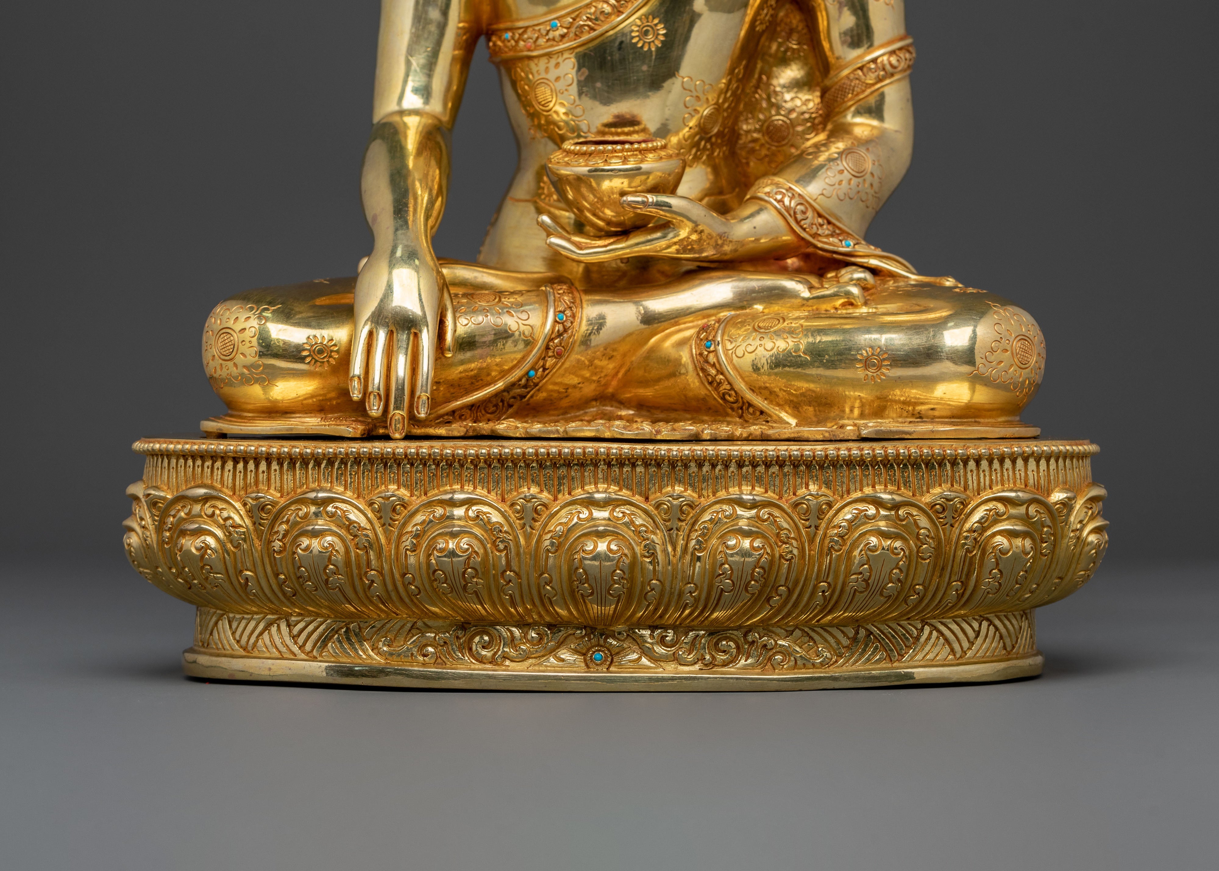 Statue of Shakyamuni Buddha | Dharma Teaching