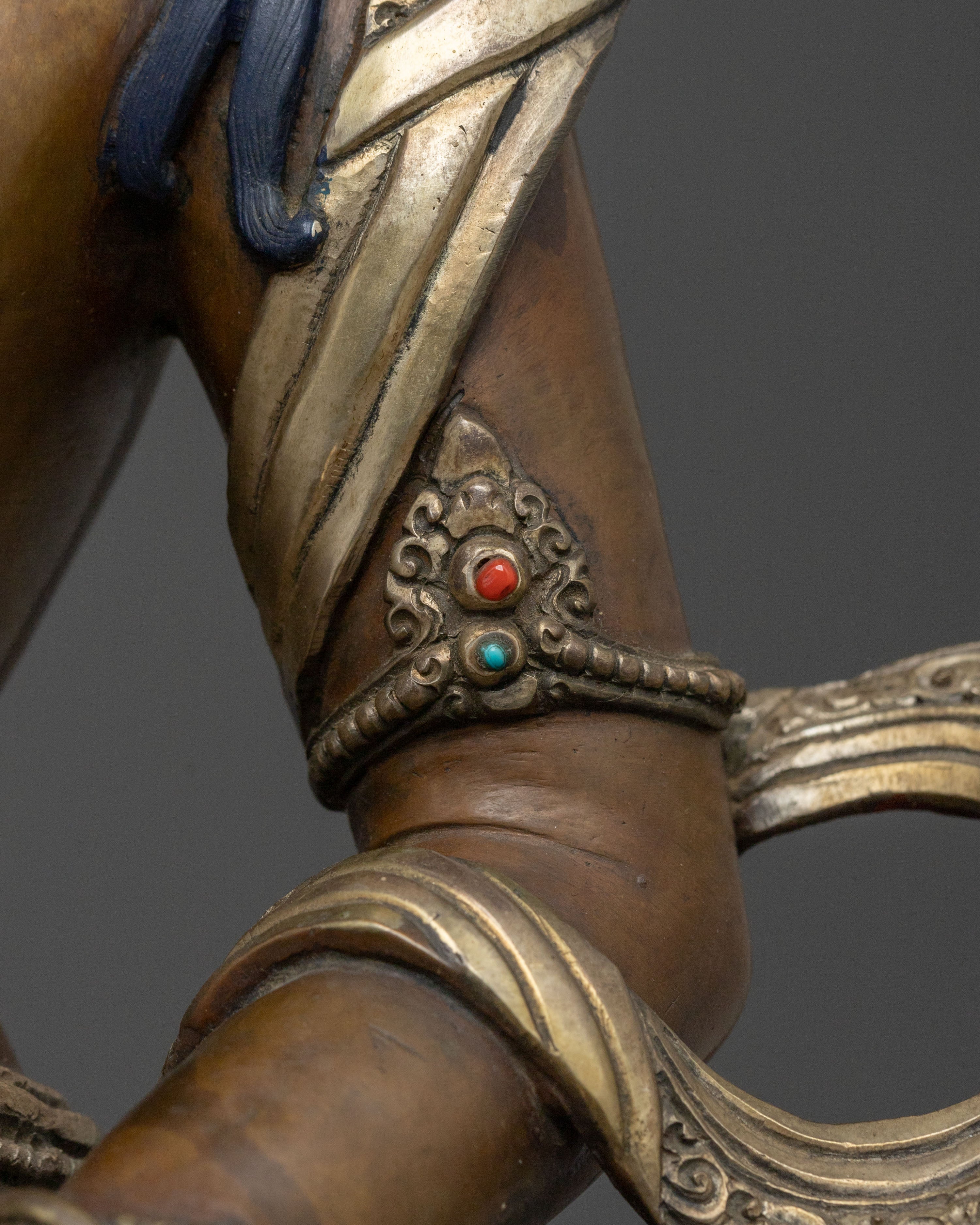 Vajrasattva Statue: Exquisite Nepalese Craftsmanship
