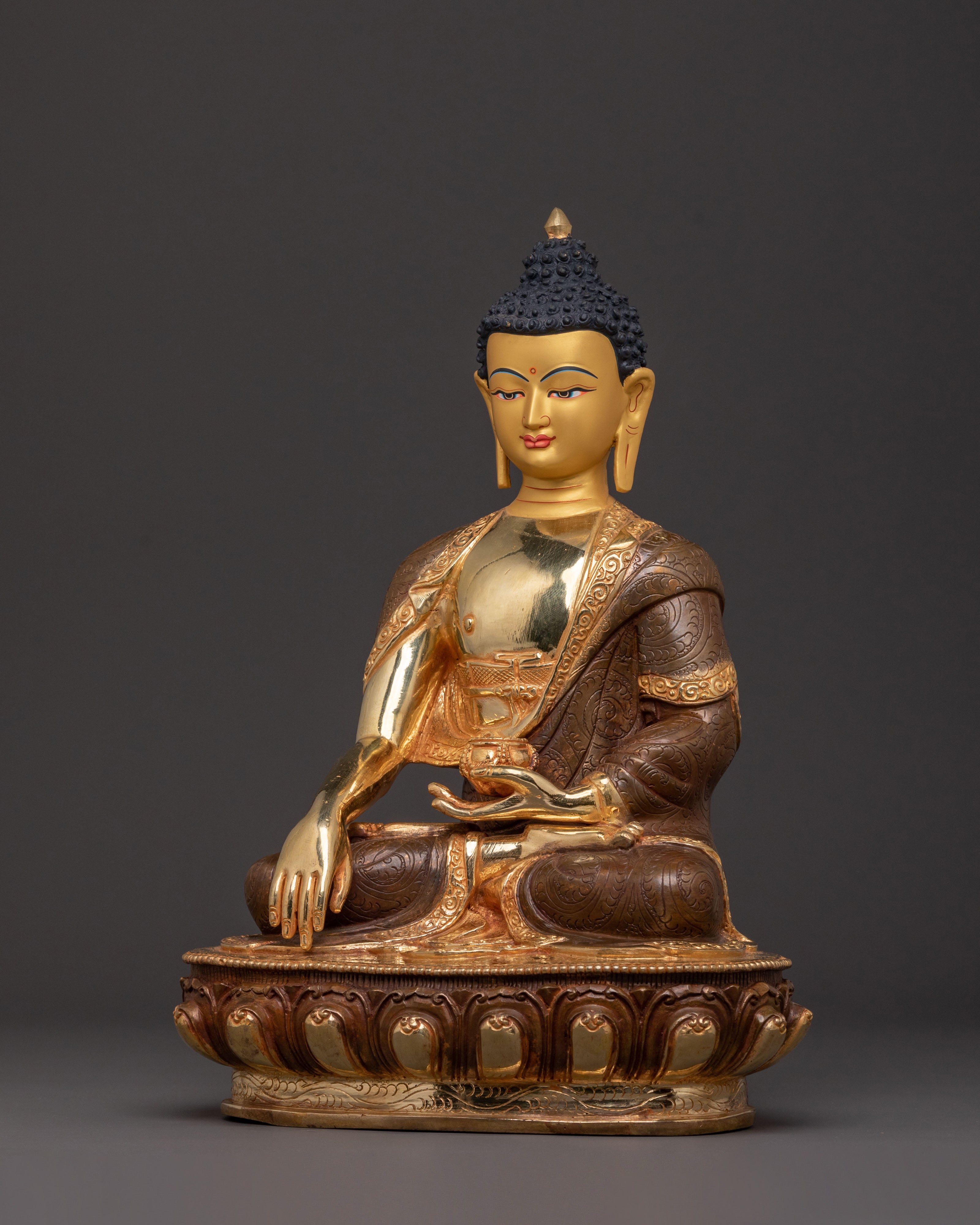 Shakyamuni Buddha Statue in Serene 24k Gold