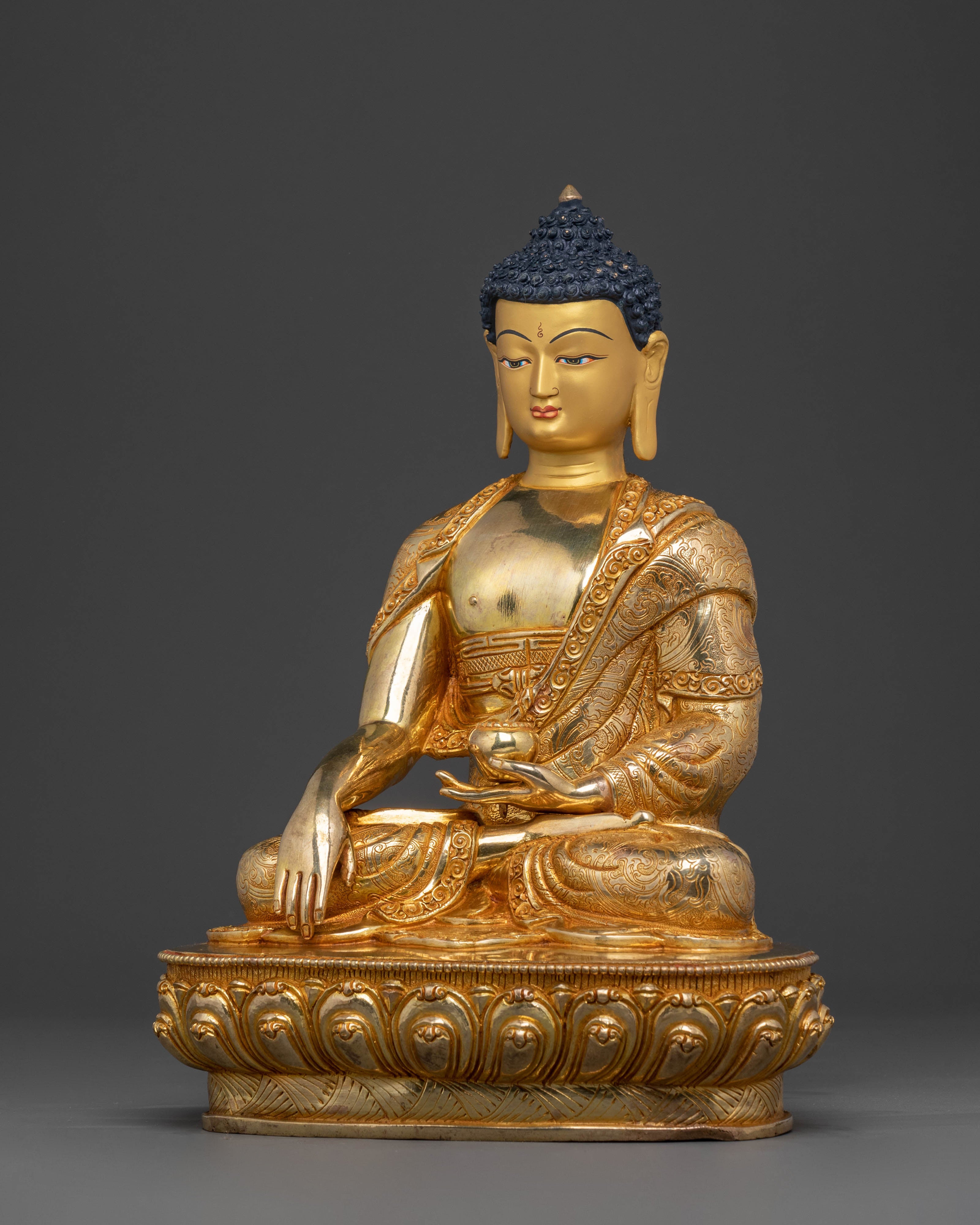 Himalayan Buddha Shakyamuni Golden Statue – Serene Radiance