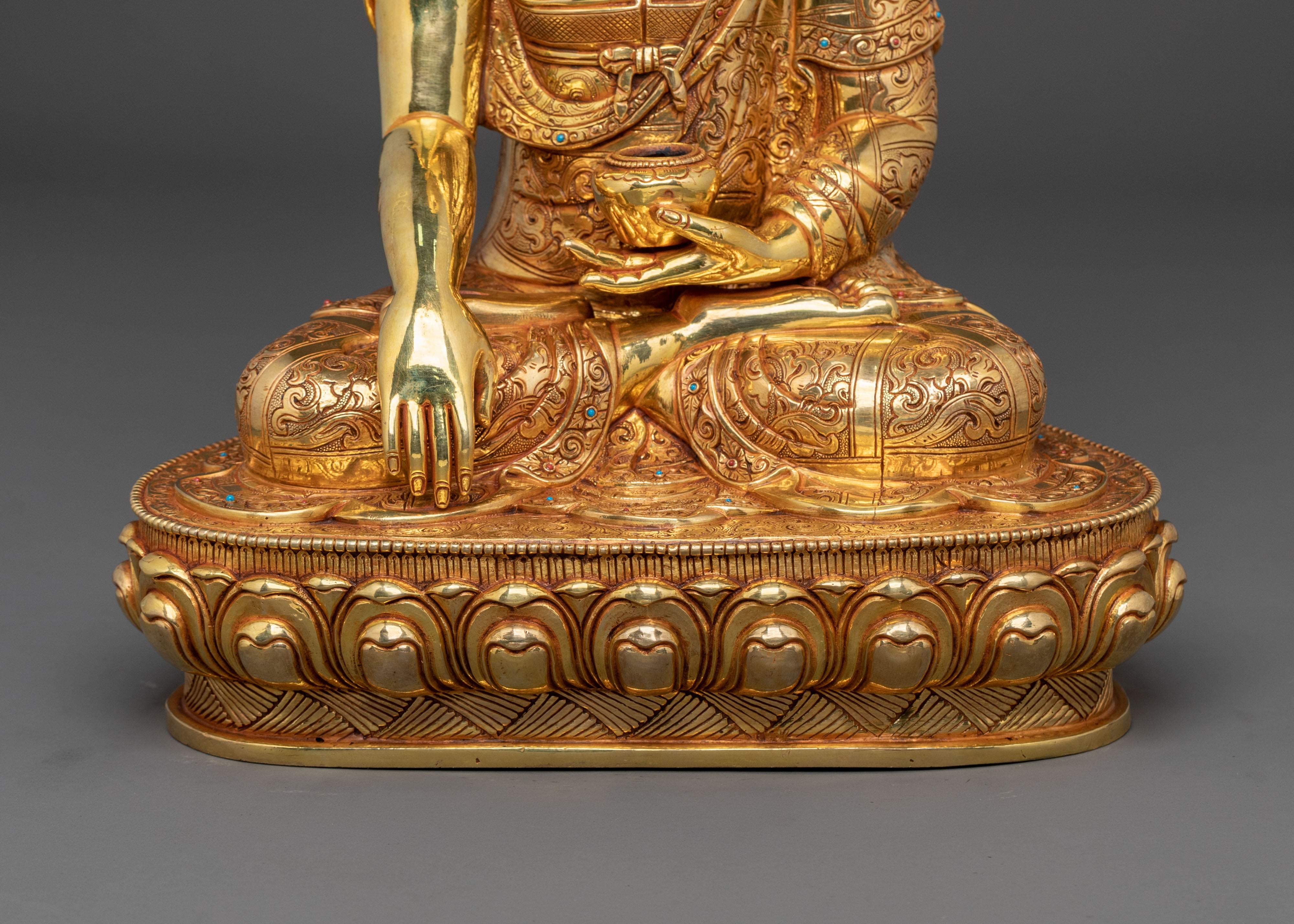 Shakyamuni Buddha Golden Statue | Dharma Master