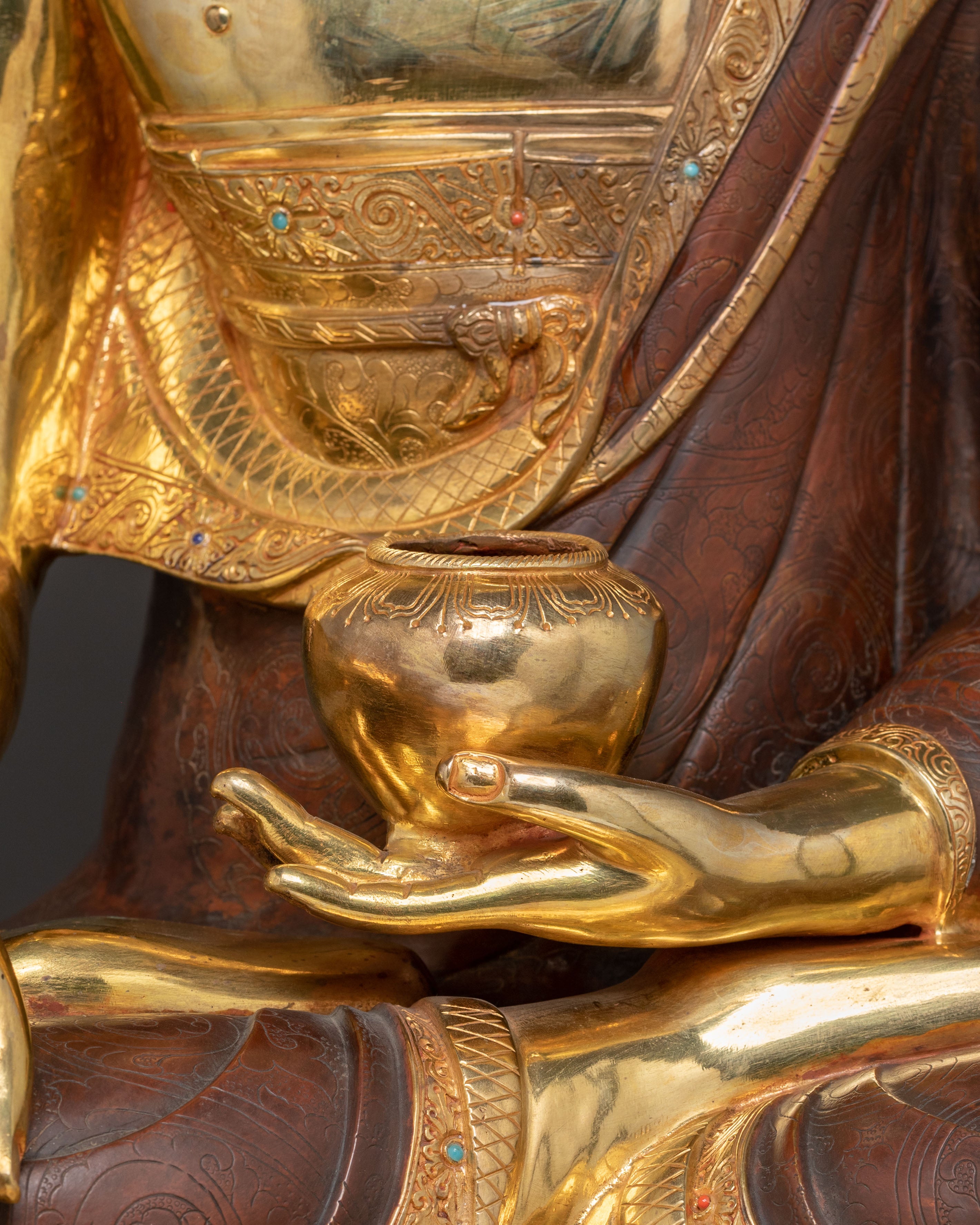 Shakyamuni Buddha Divine Statue - Handcrafted Gilded Copper Statue