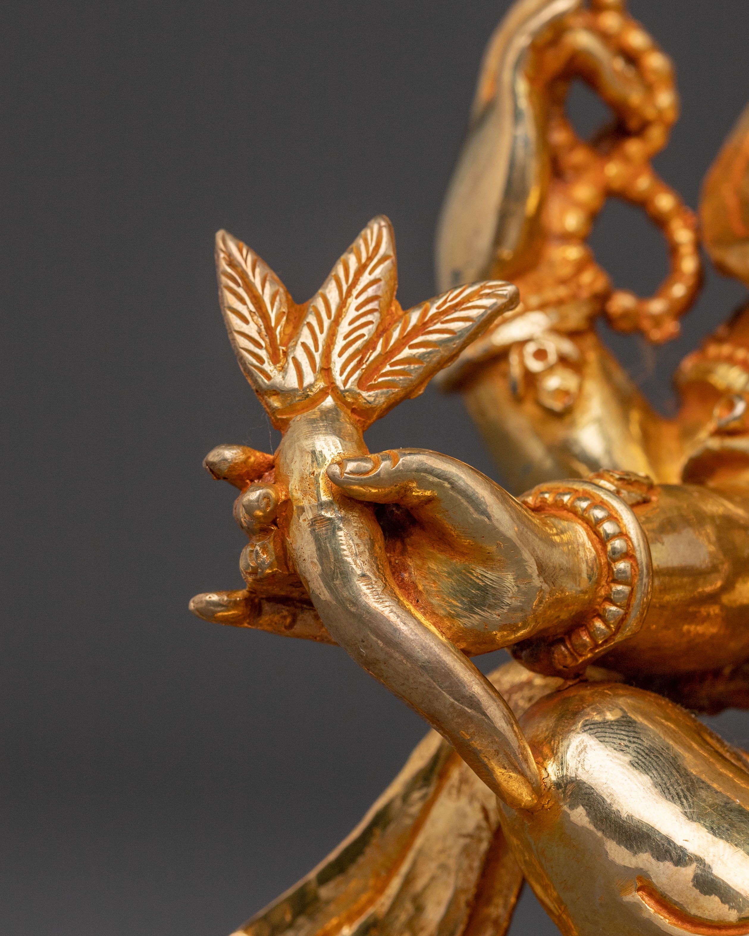 Lord Ganesha Golden Statue: Handcrafted Serenity