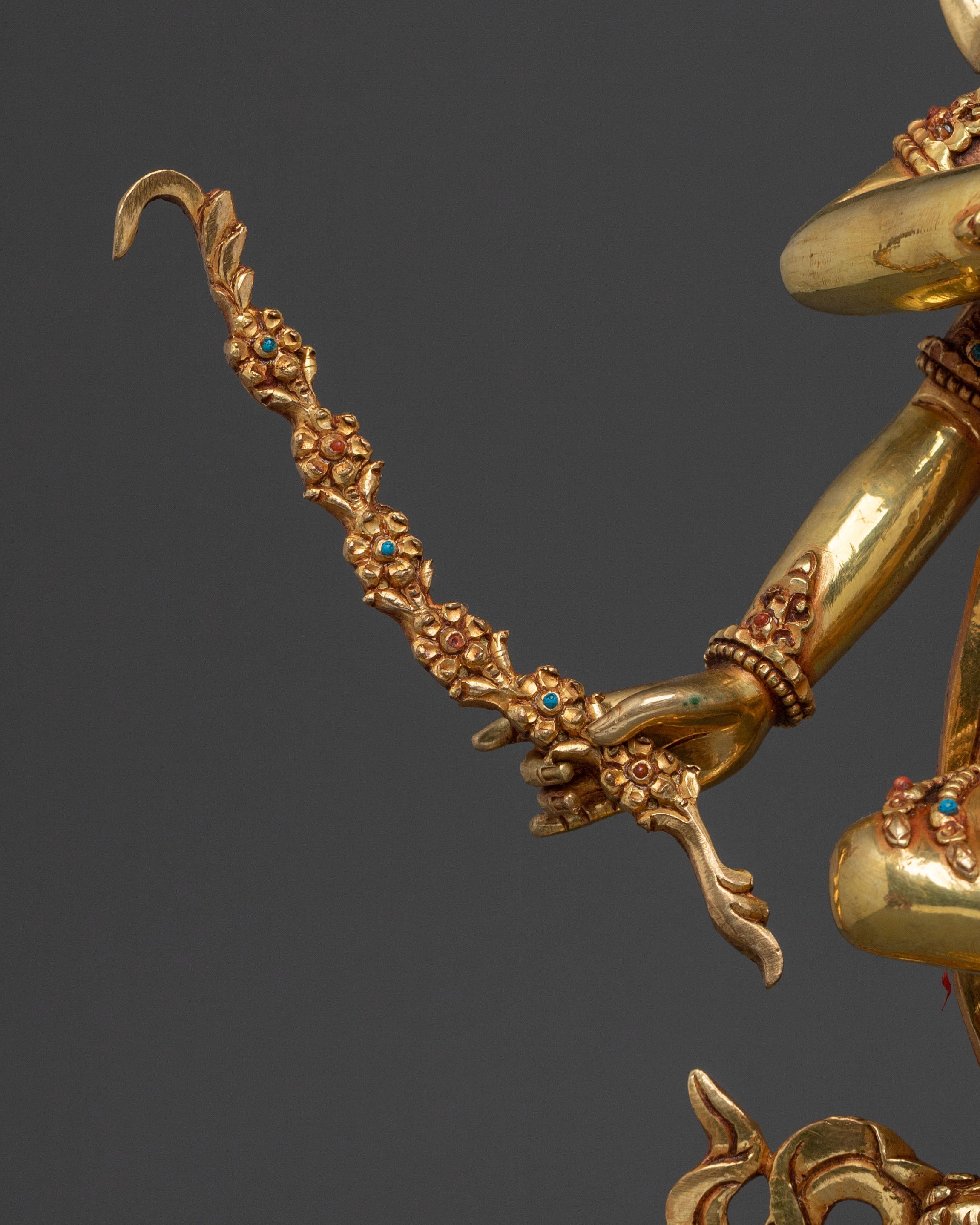 Handcrafted Kurukulla Sculpture: Himalayan Buddhist Art