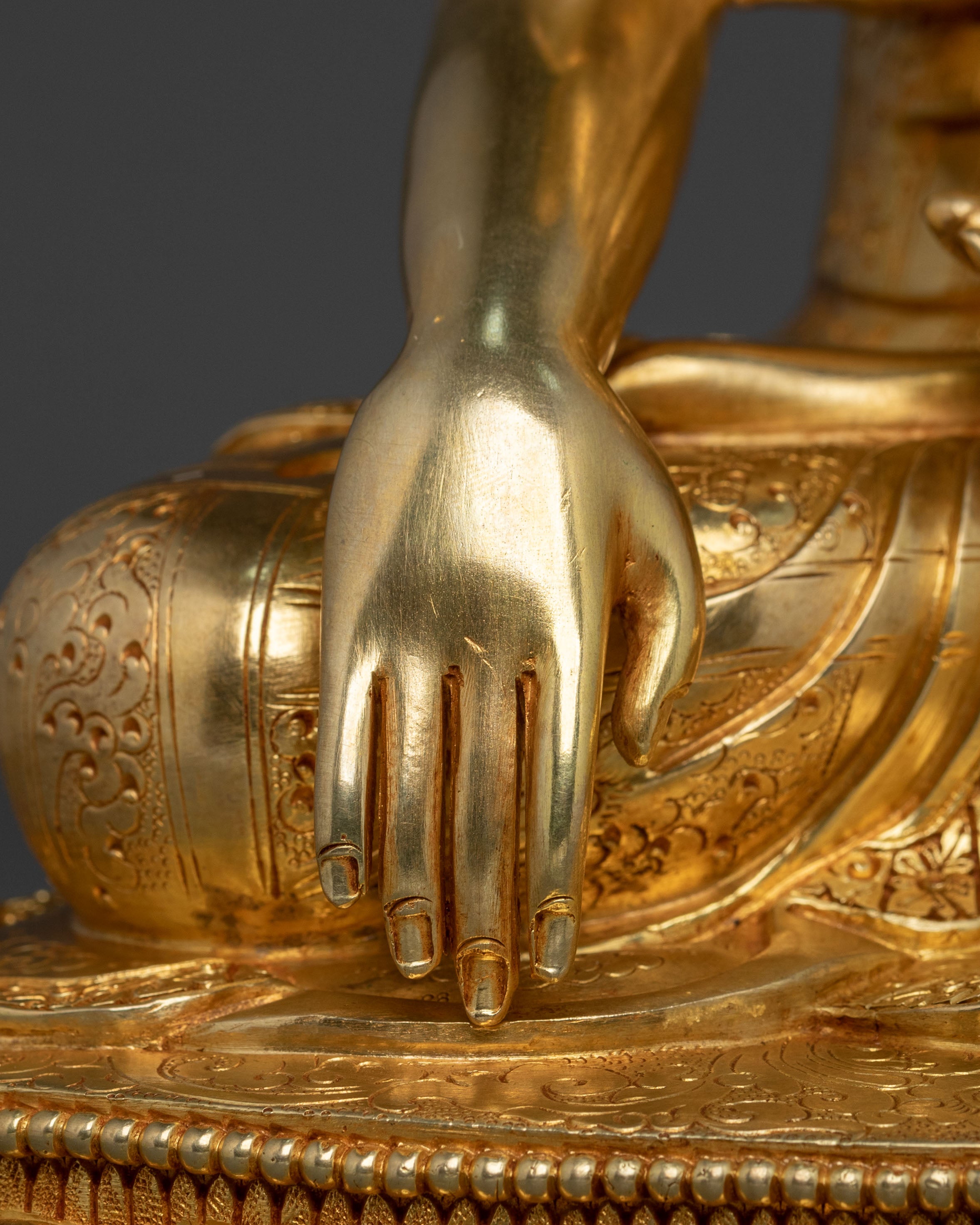 Hand Carved Shakyamuni Buddha Traditional Statue