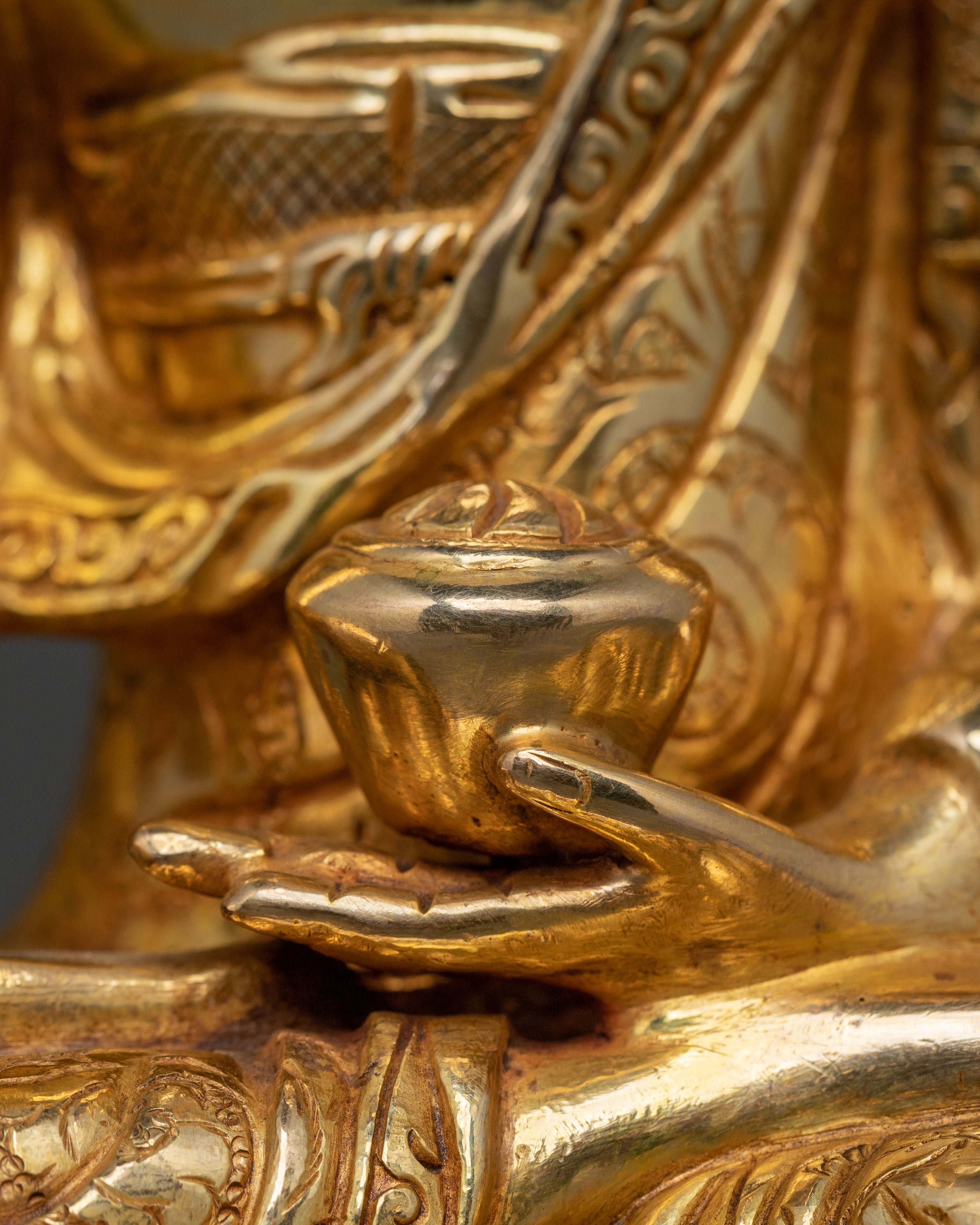 Shakyamuni Buddha Enlightenment Dharma Statue | 24K Gold Gilded