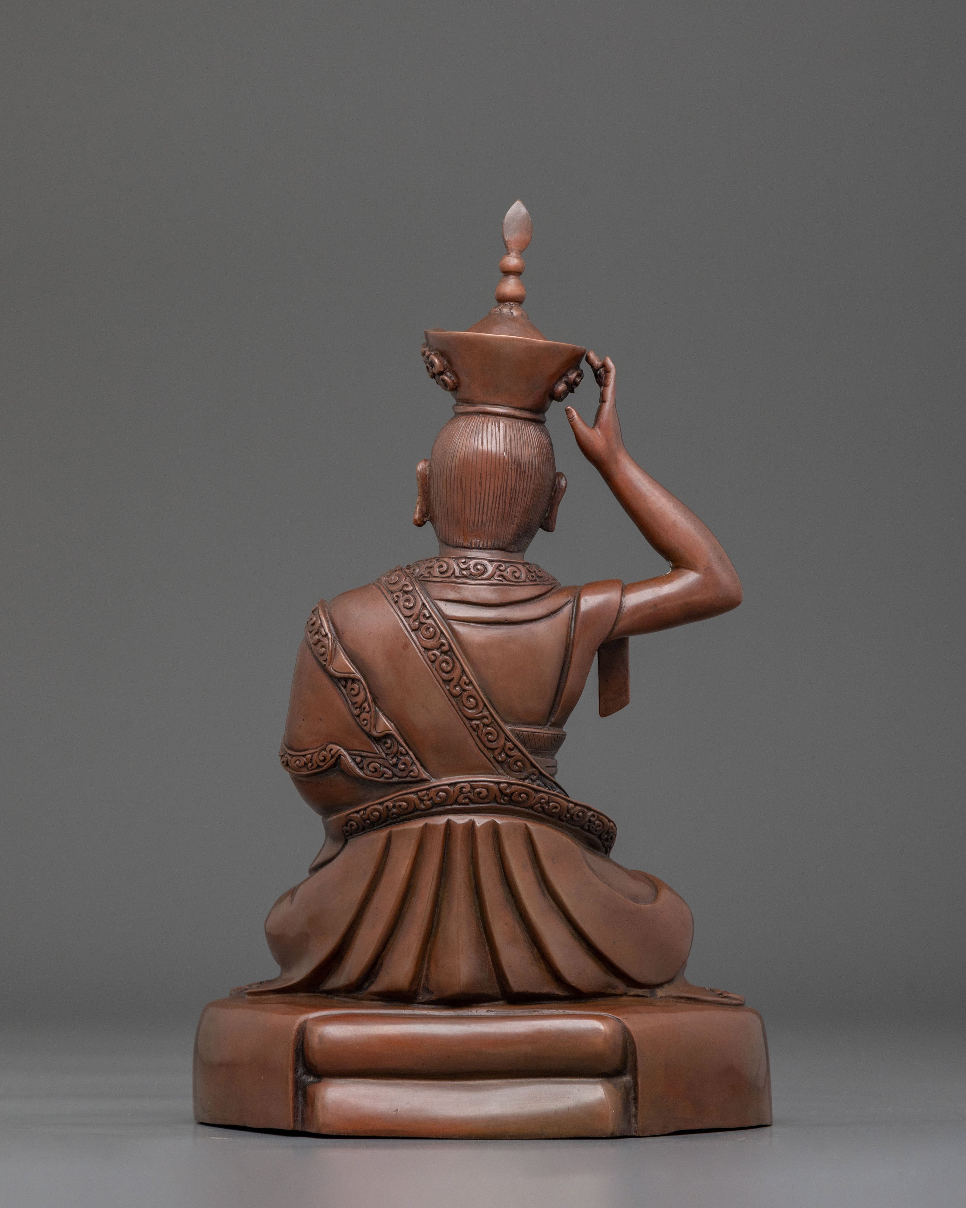 16th Karmapa: Rangjung Rigpe Dorje Statue