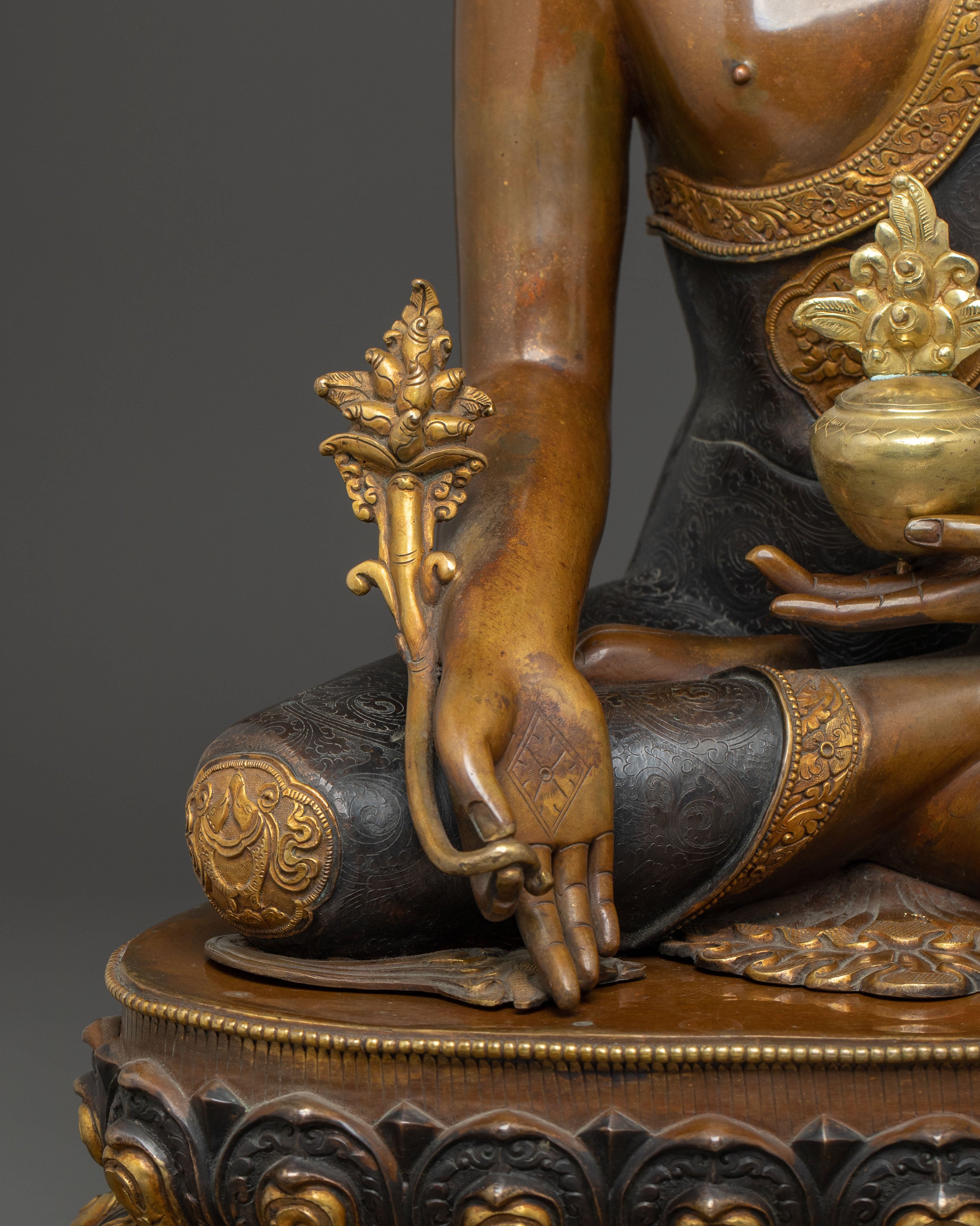 Medicine Buddha Statue: Buddha of Healing Power