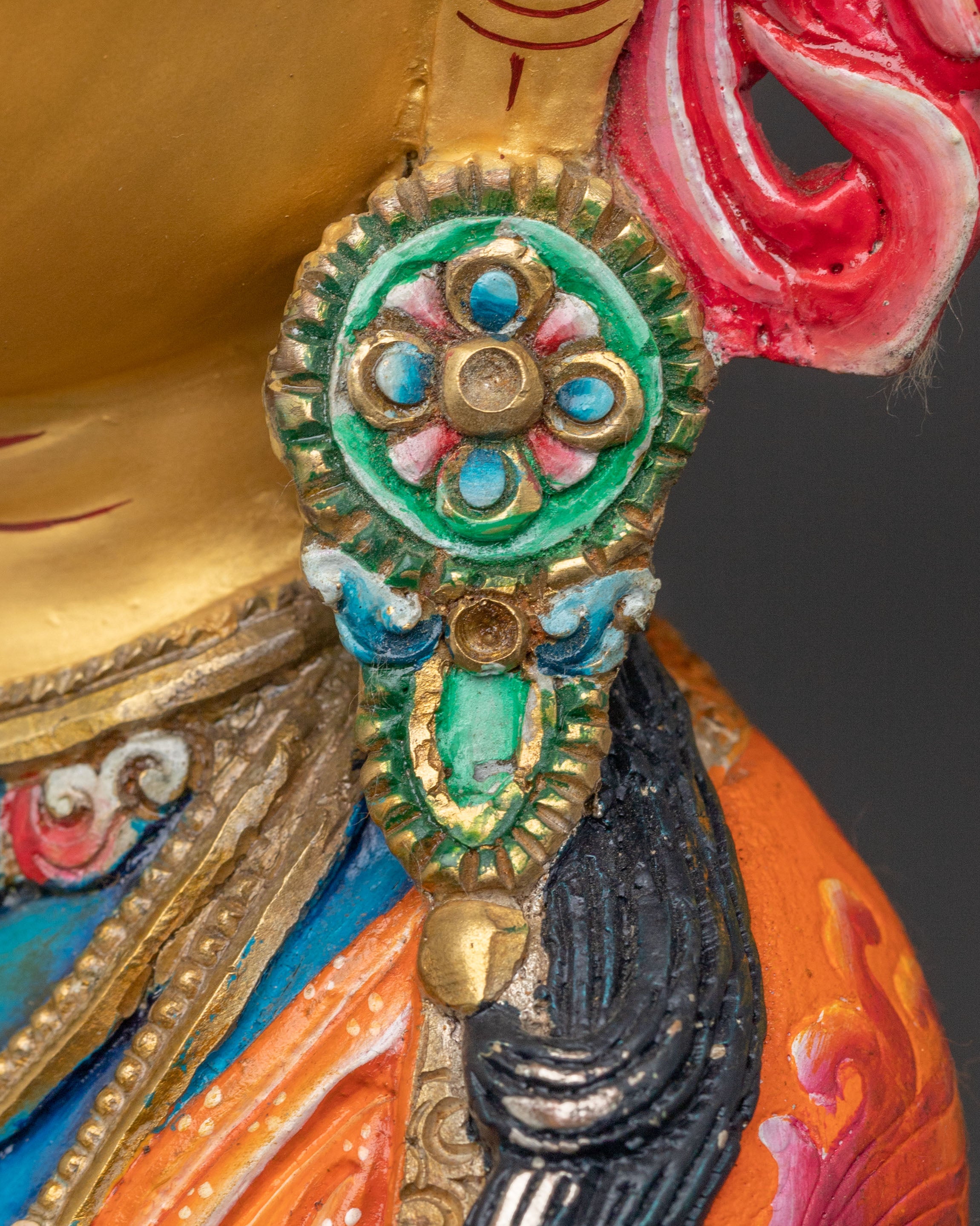 Vajradhara Spiritual Statue: Hand-Gilded Reverence