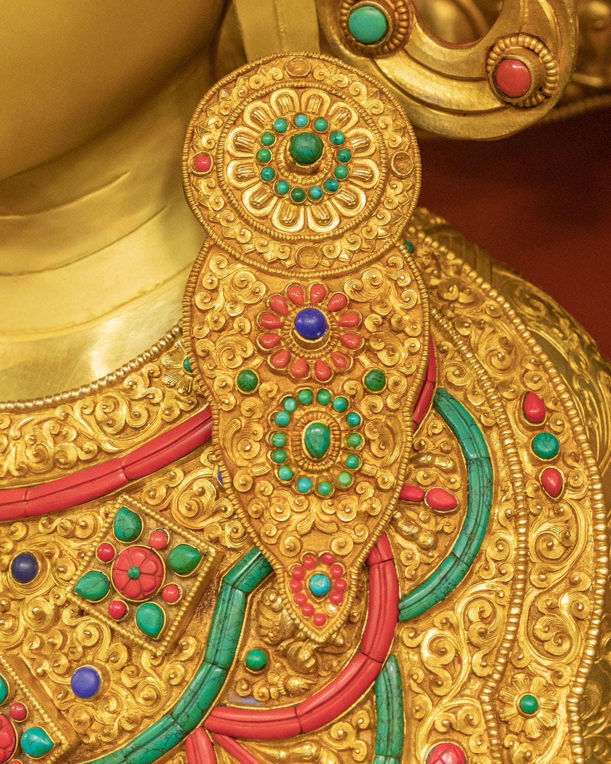 Shakyamuni Buddha on Throne Buddhist Shrine Sculpture: