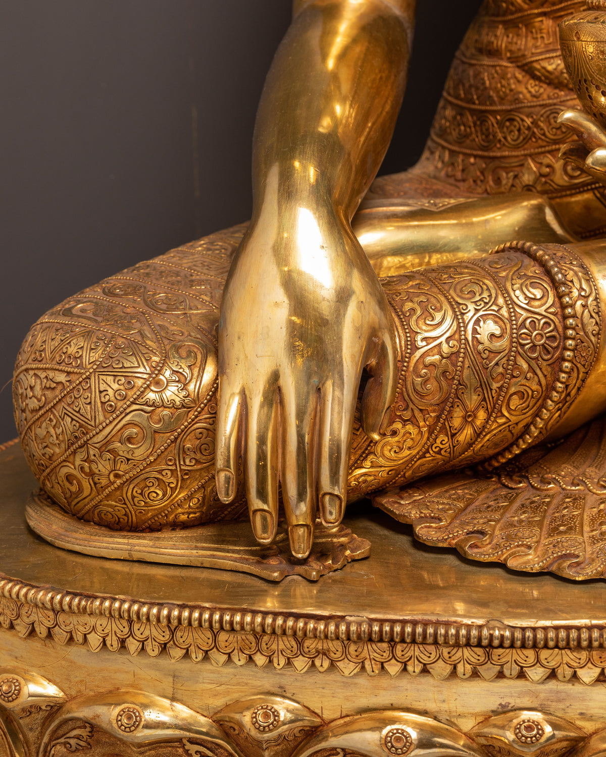 Shakyamuni Buddha Copper Sculpture | Exquisite 24K Gilded Art