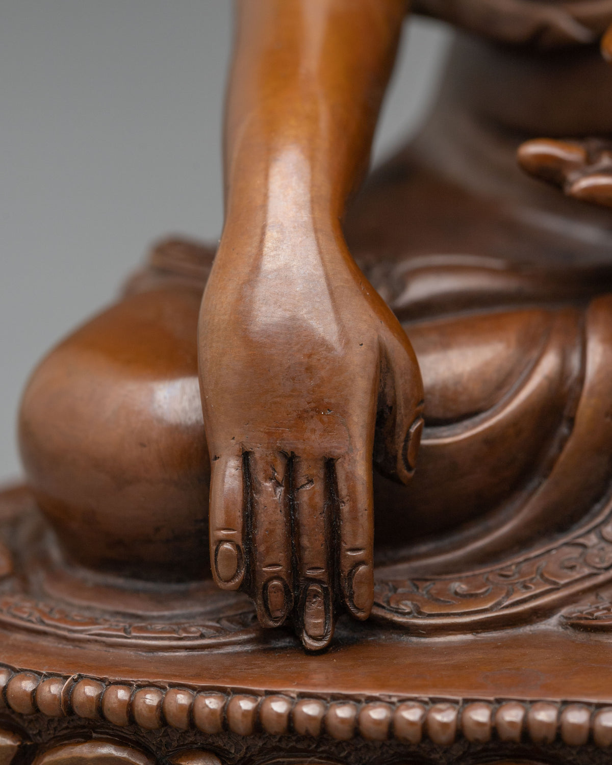 Shakyamuni Buddha Founder of Buddhist Teachings